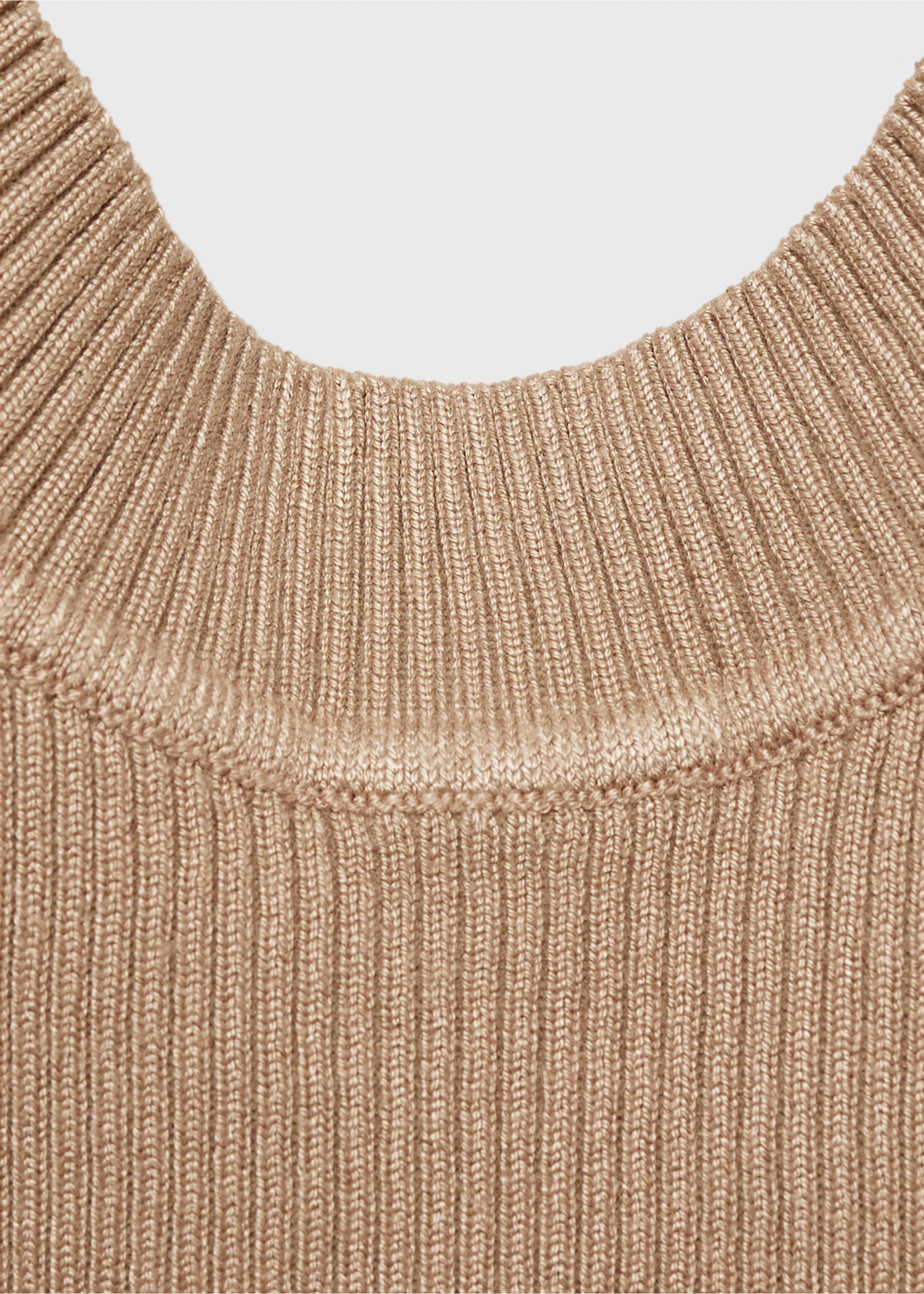 Top canalé obertura esquena - Detall de l'article 8, Beige. Ref: 87015736-00.