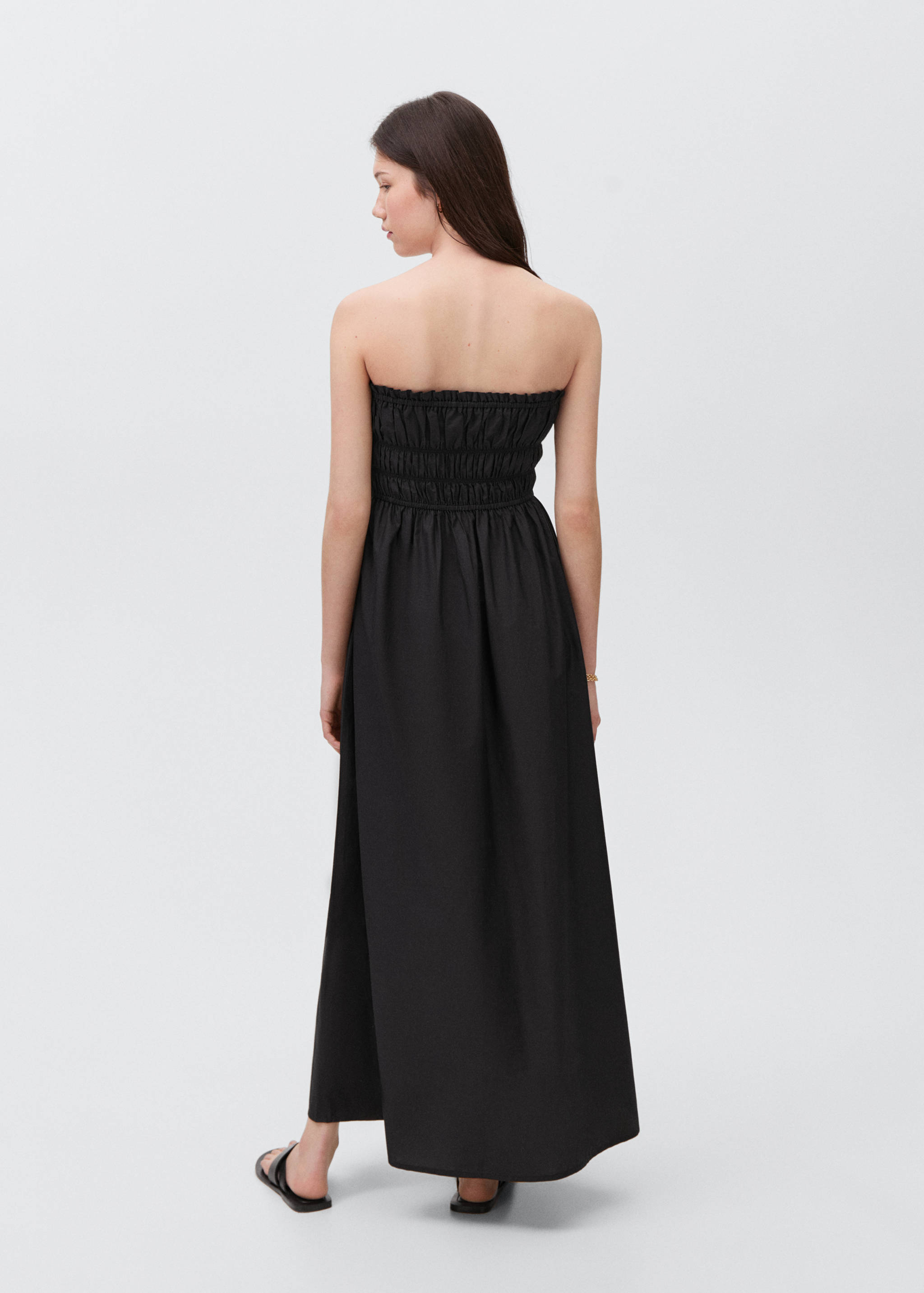 Vestido evasê com base rufada - Verso do artigo