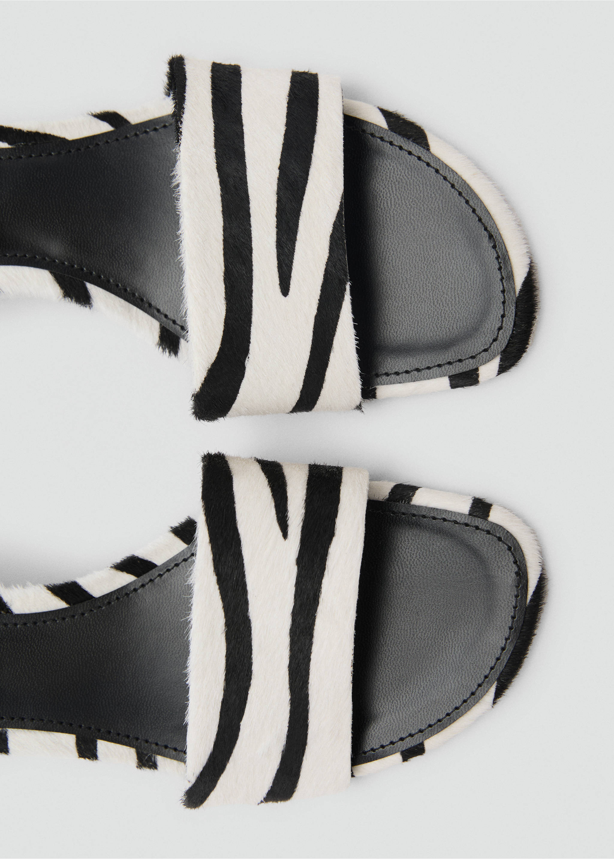Zebra-print fur sandals - Details of the article 2, White. Ref: 87015738-00.