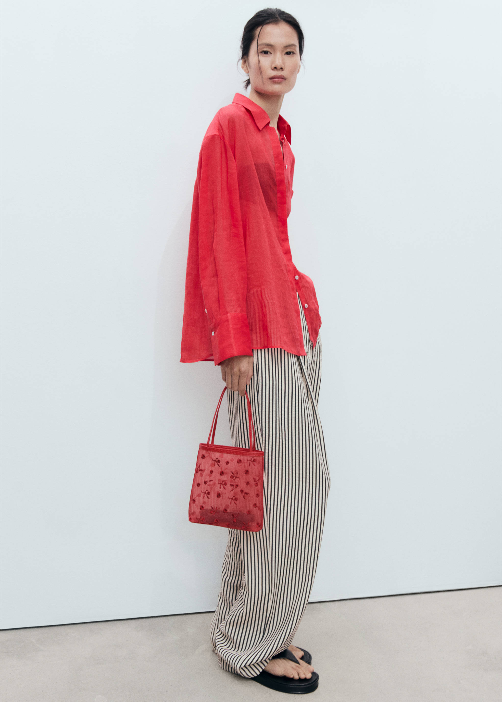 Sac en maille filet brodé fleurs - Plan général