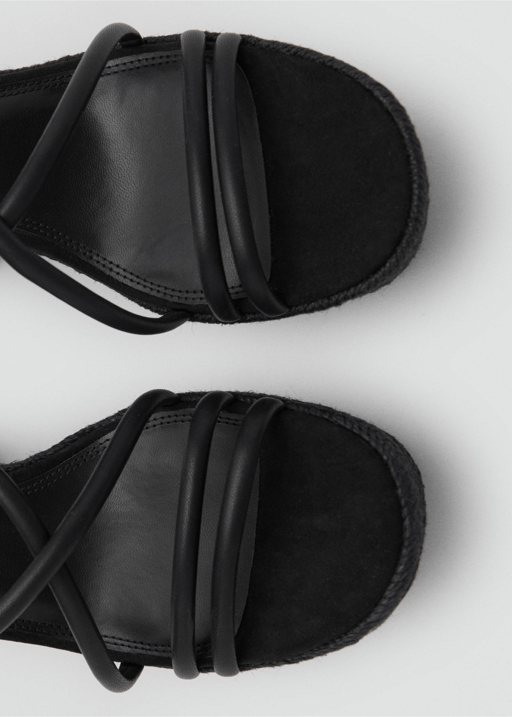 Heeled esparto sandal with straps - Details of the article 1, Black. Ref: 87015762-00.