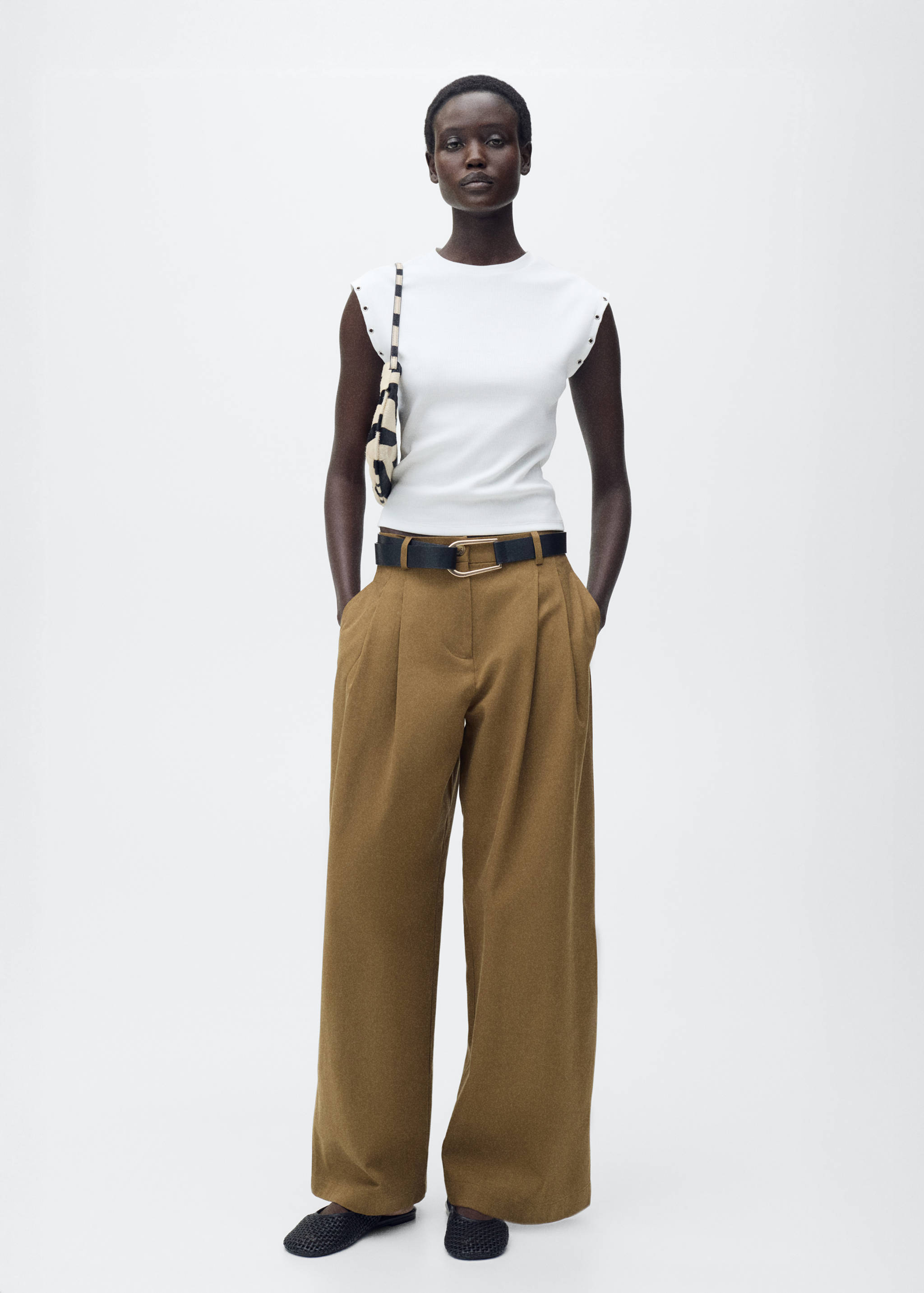 Geribd T-shirt met die-cut biesje - Overzichtstekening