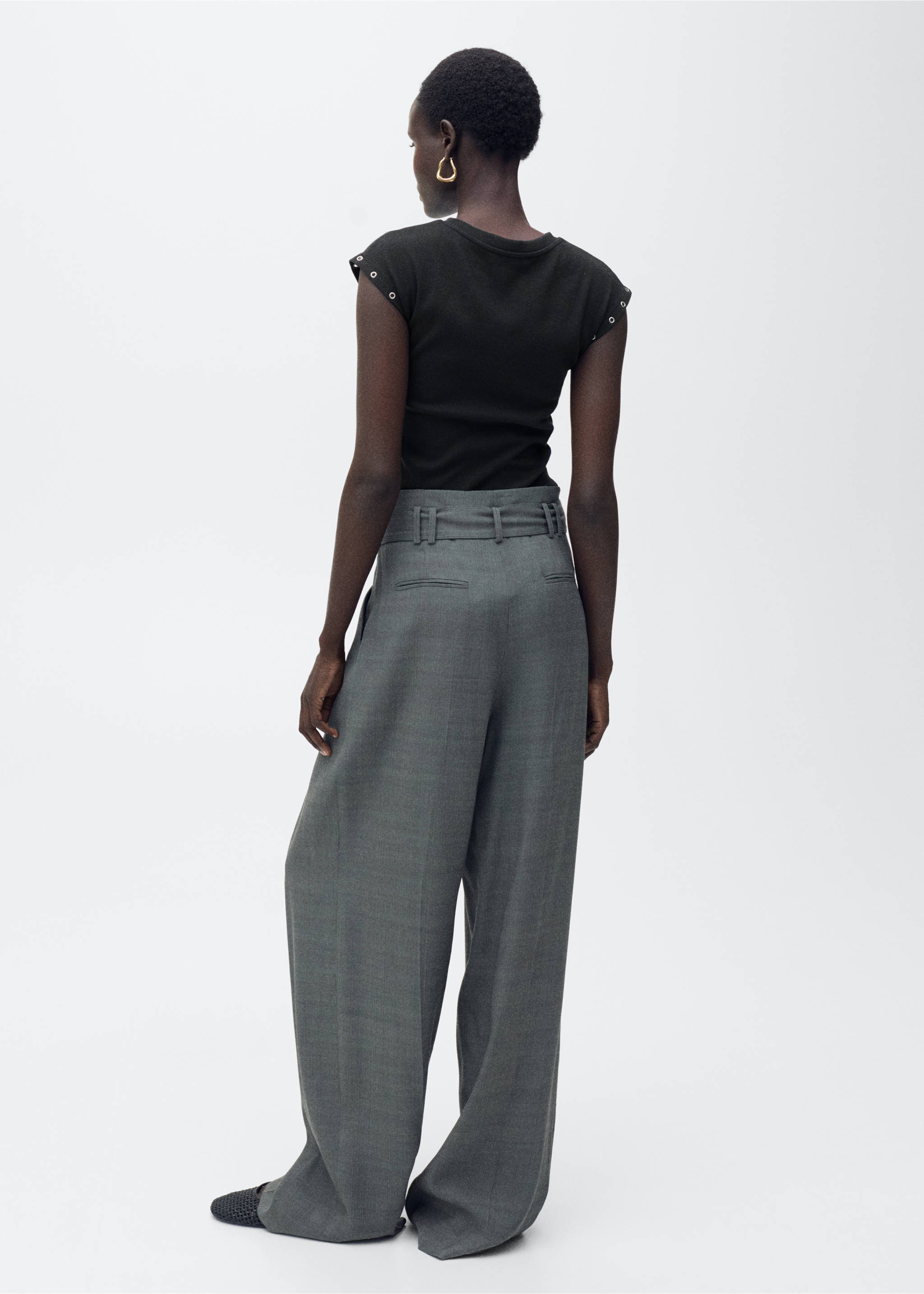 Geribd T-shirt met die-cut biesje - Achterkant van het artikel, Zwart. Ref: 87015766-00.