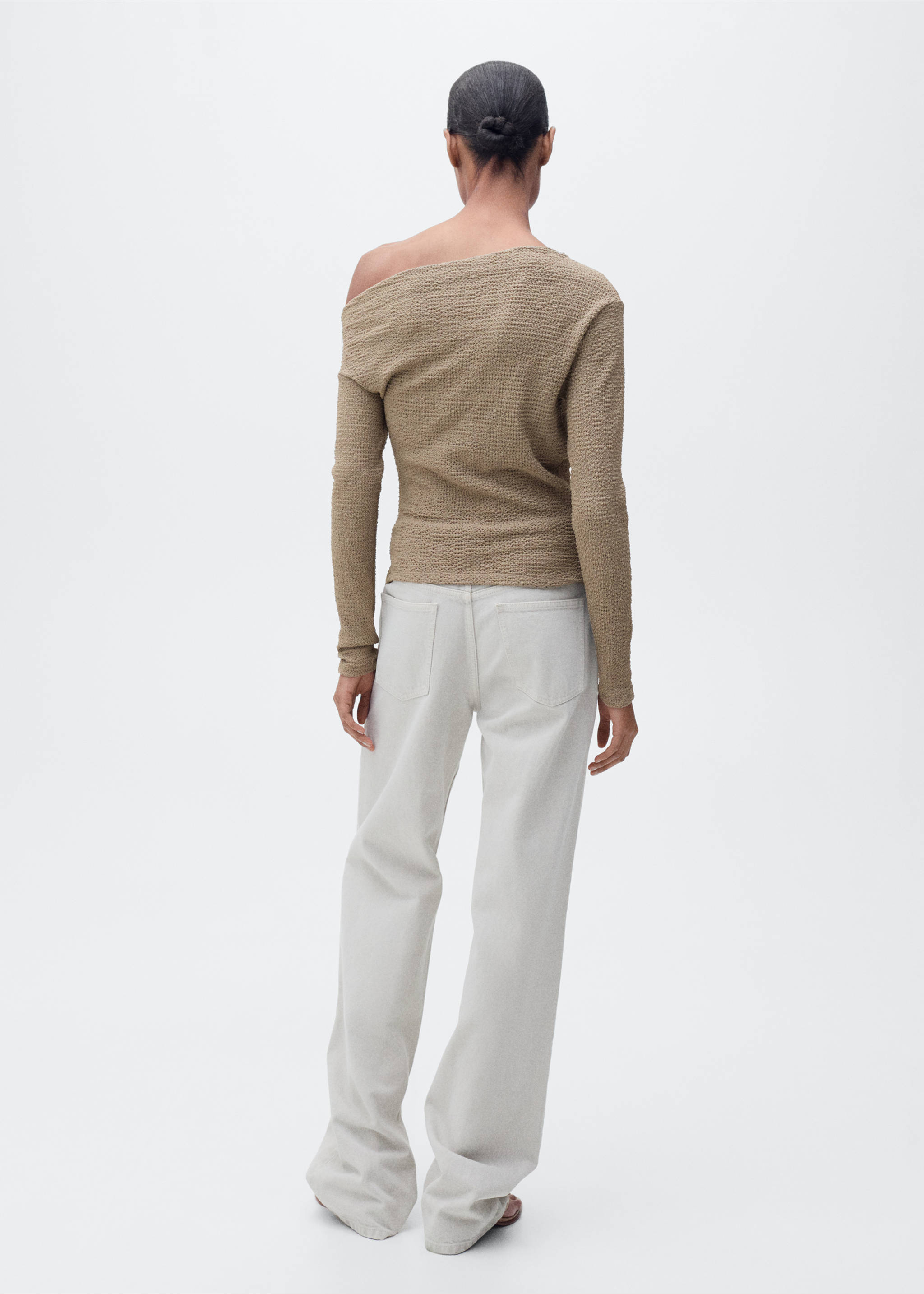 Textured asymmetrical neck t-shirt - Reverse of the article, Olive Green. Ref: 87015767-00.