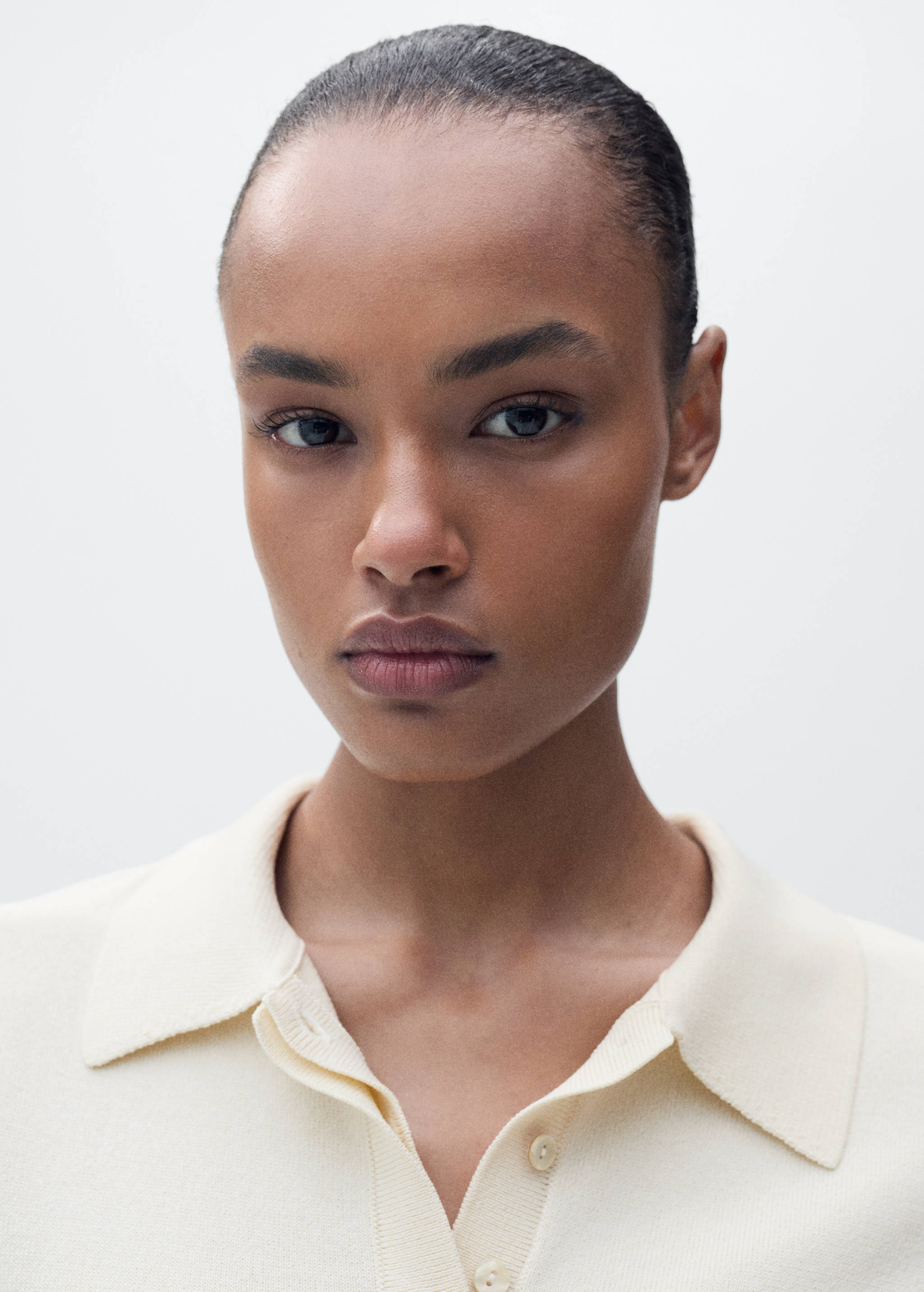 Short-sleeved sweater with knot detail - Details of the article 1