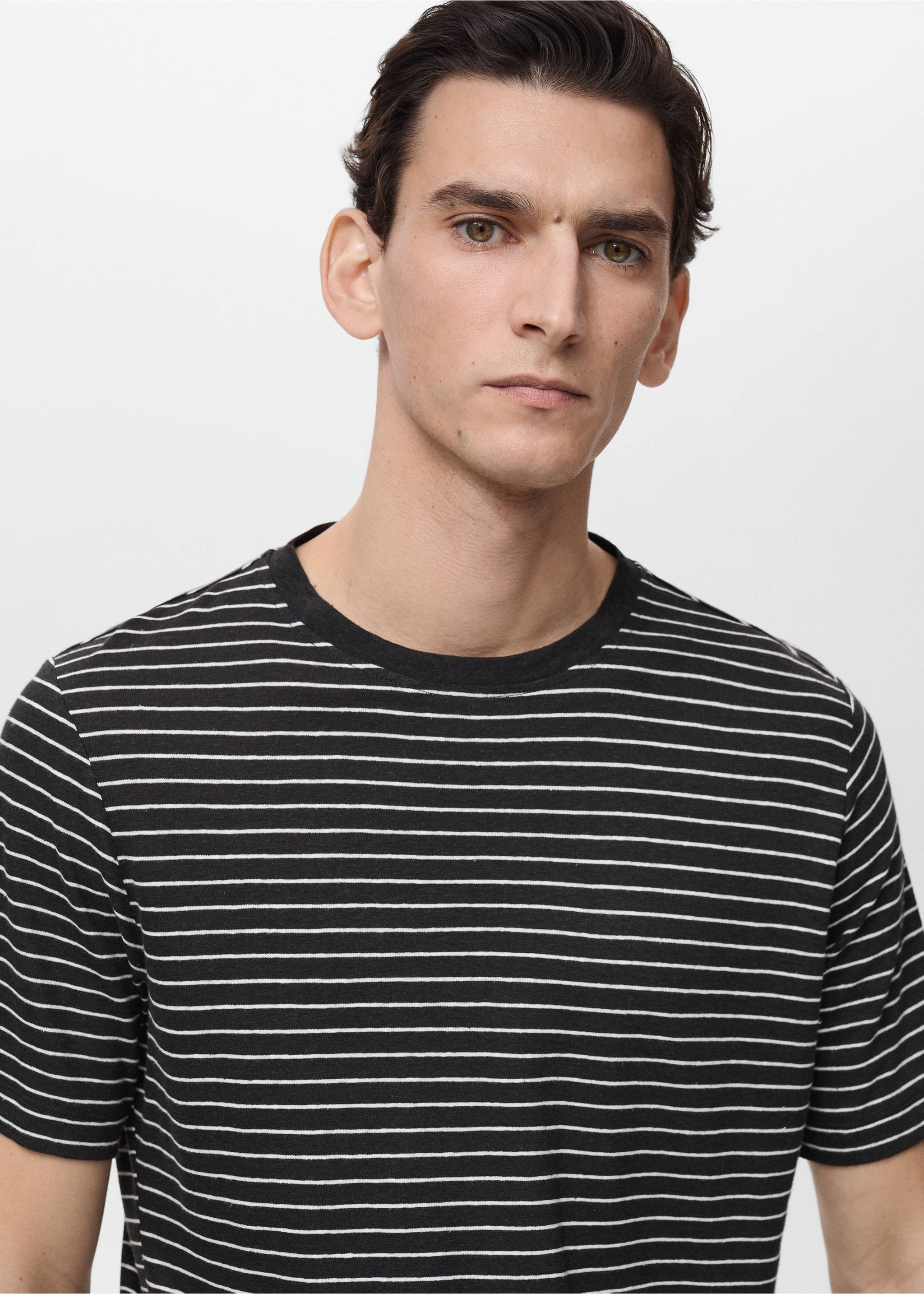 Striped slim-fit linen t-shirt - Details of the article 1, Black. Ref: 87015939-00.