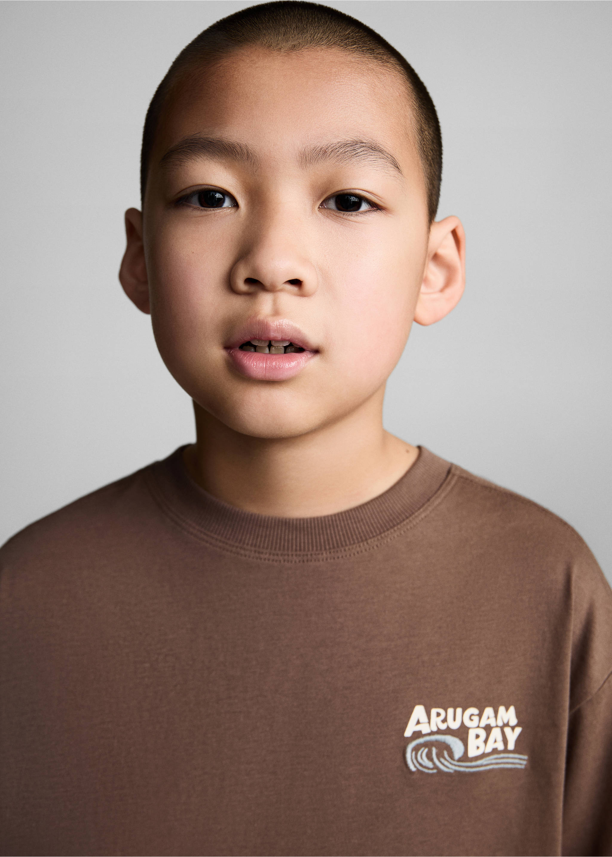Palm print T-shirt - Details of the article 1, Brown. Ref: 87015953-00.
