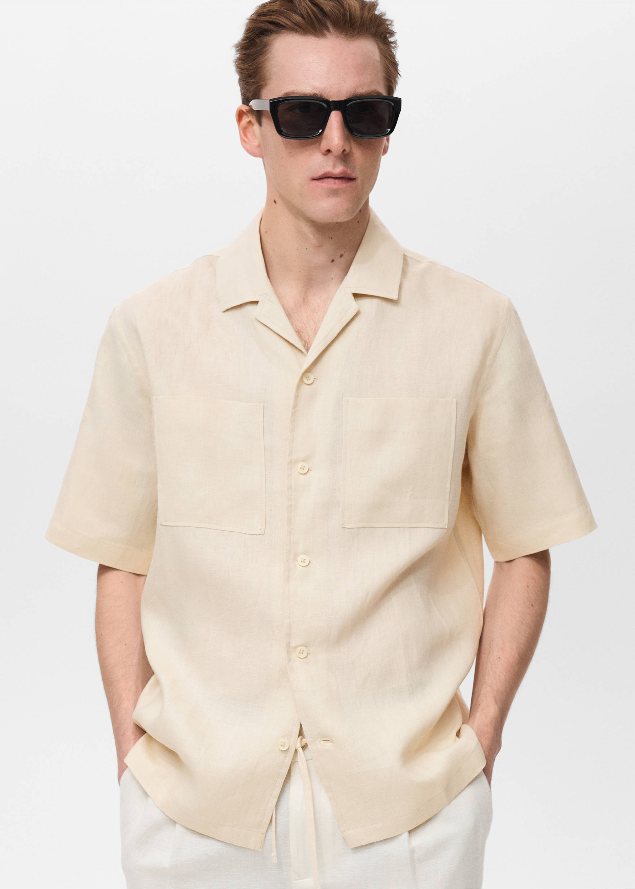 Camisa de 100% linho com gola bowling - Plano médio, Branco-marfim. Ref: 87015954-00.