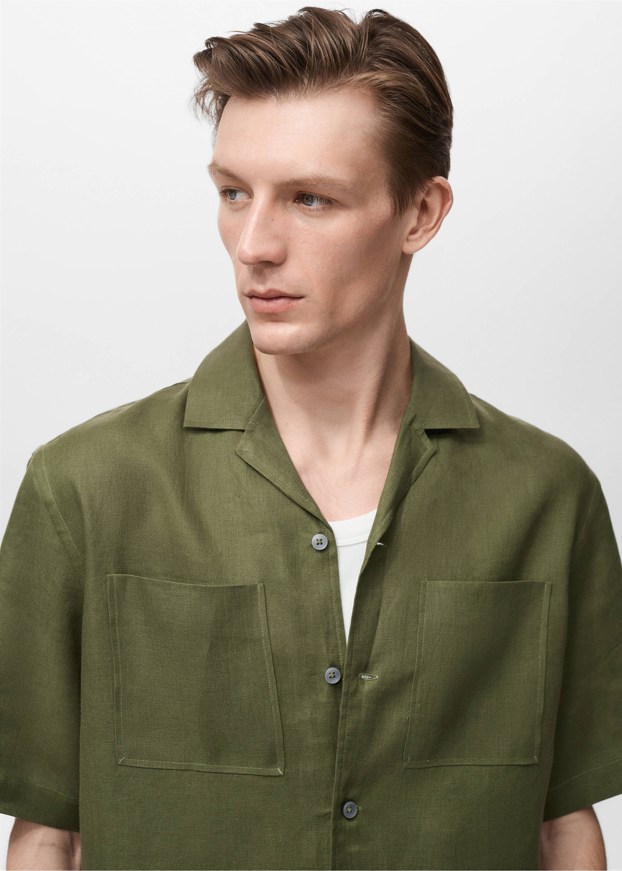 100% linen bowling-collar shirt - Details of the article 1, Green. Ref: 87015954-00.