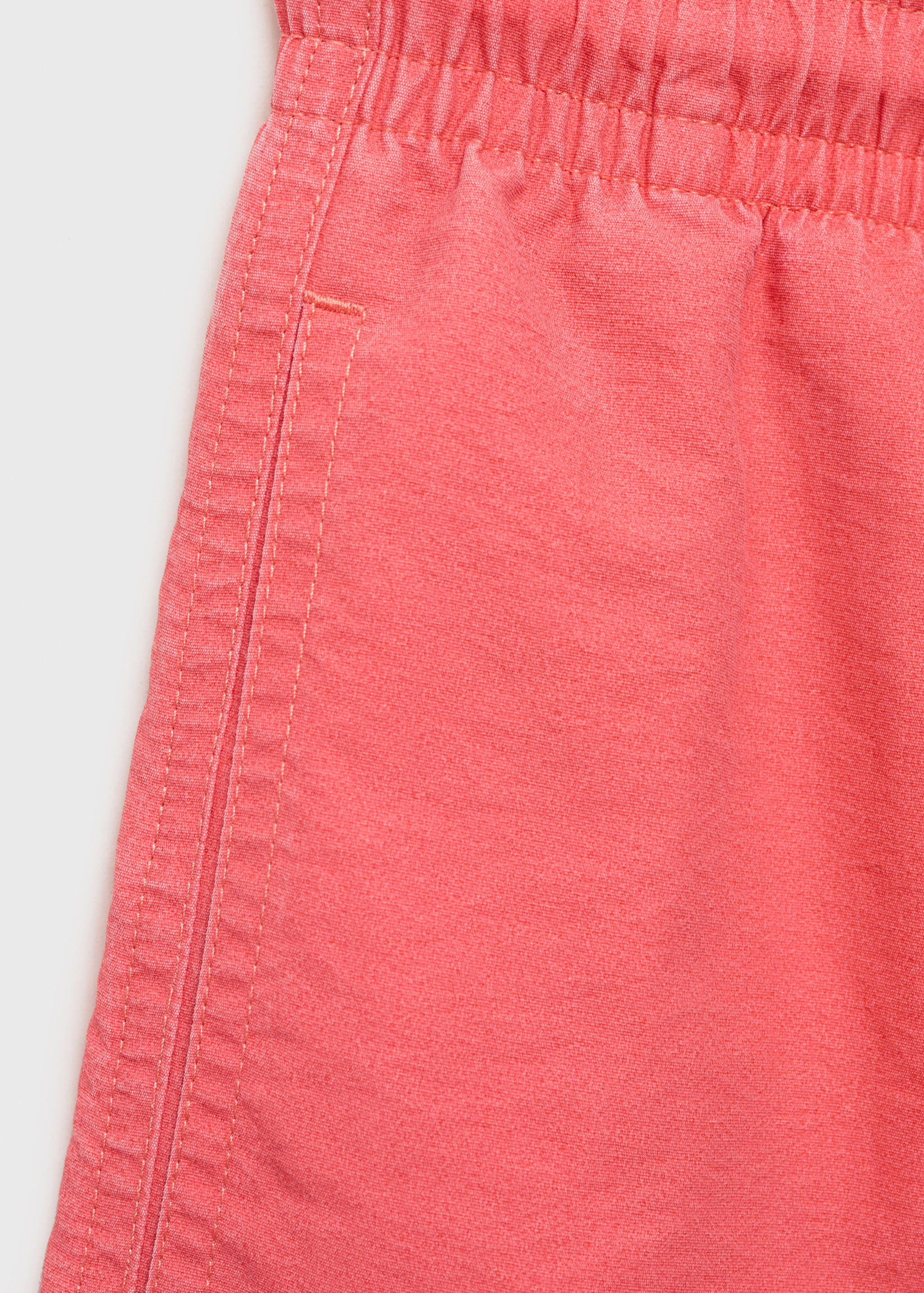 Texturierte Badeshorts mit Kordel - Detail des Artikels 0