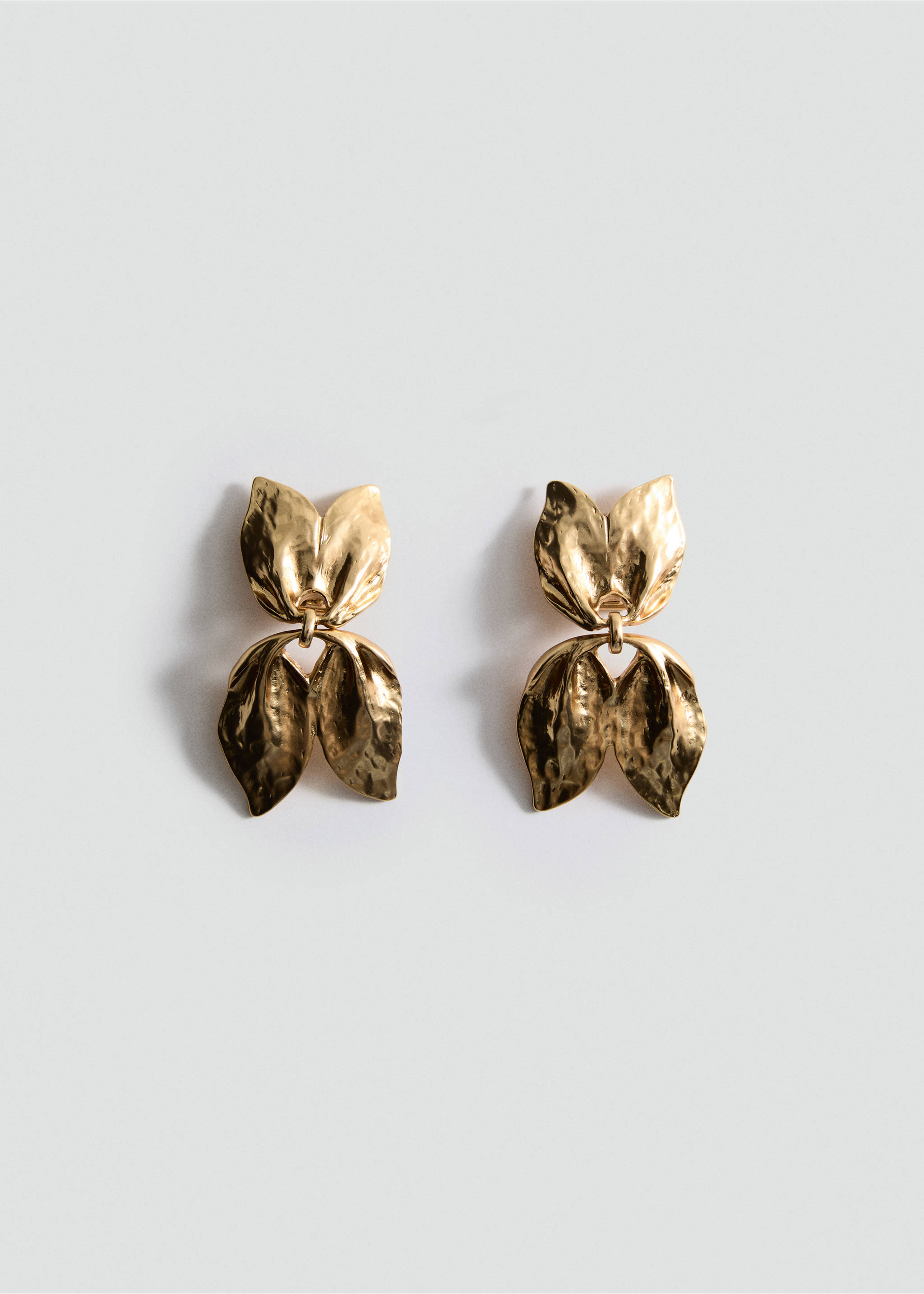 Ohrringe mit hängendem Design - Artikel ohne Model, Gold. Ref: 87015973-00.