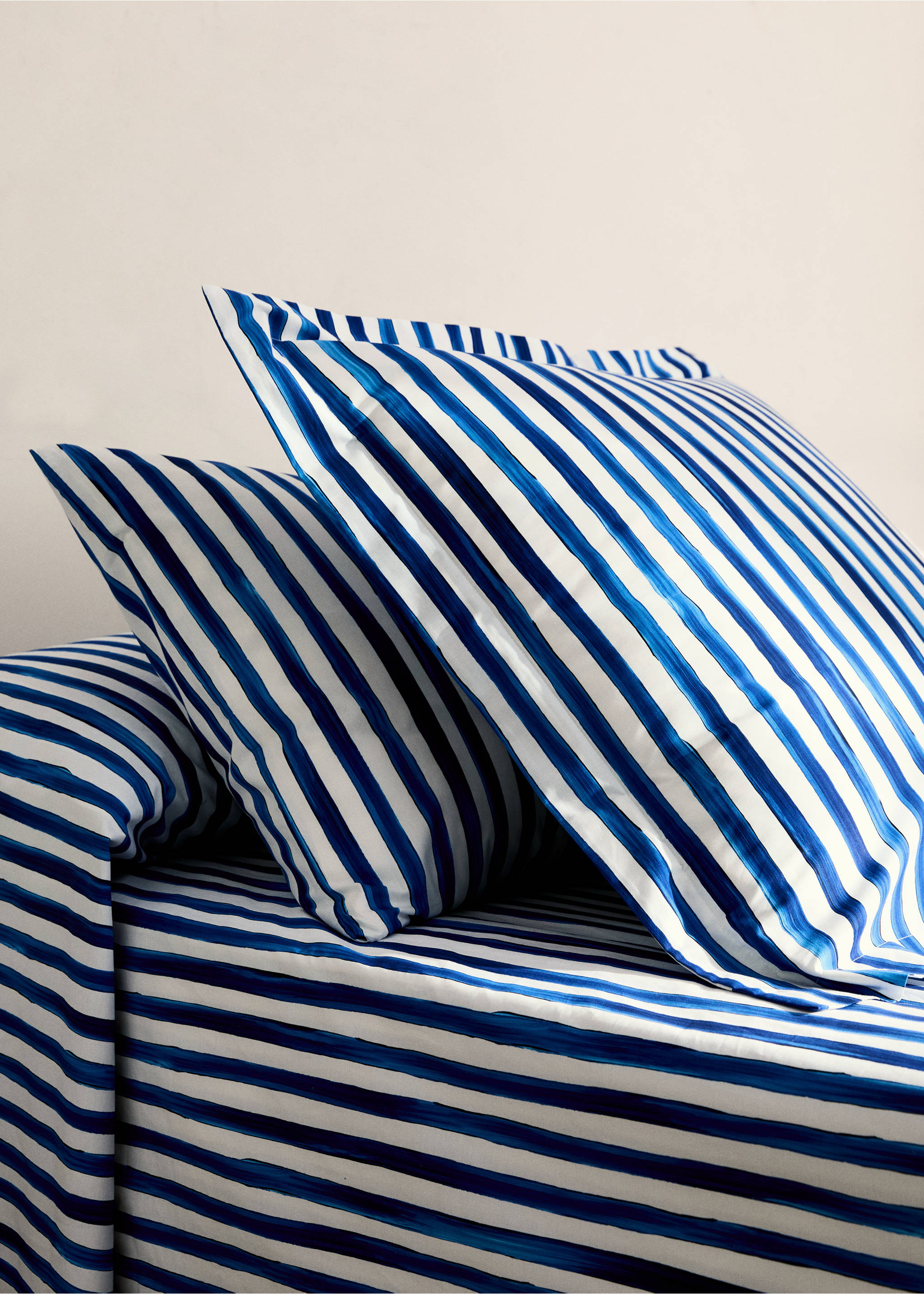 Two percale cotton watercolour-striped pillowcases 50x75 cm - General plane, Blue. Ref: 87015992-00.