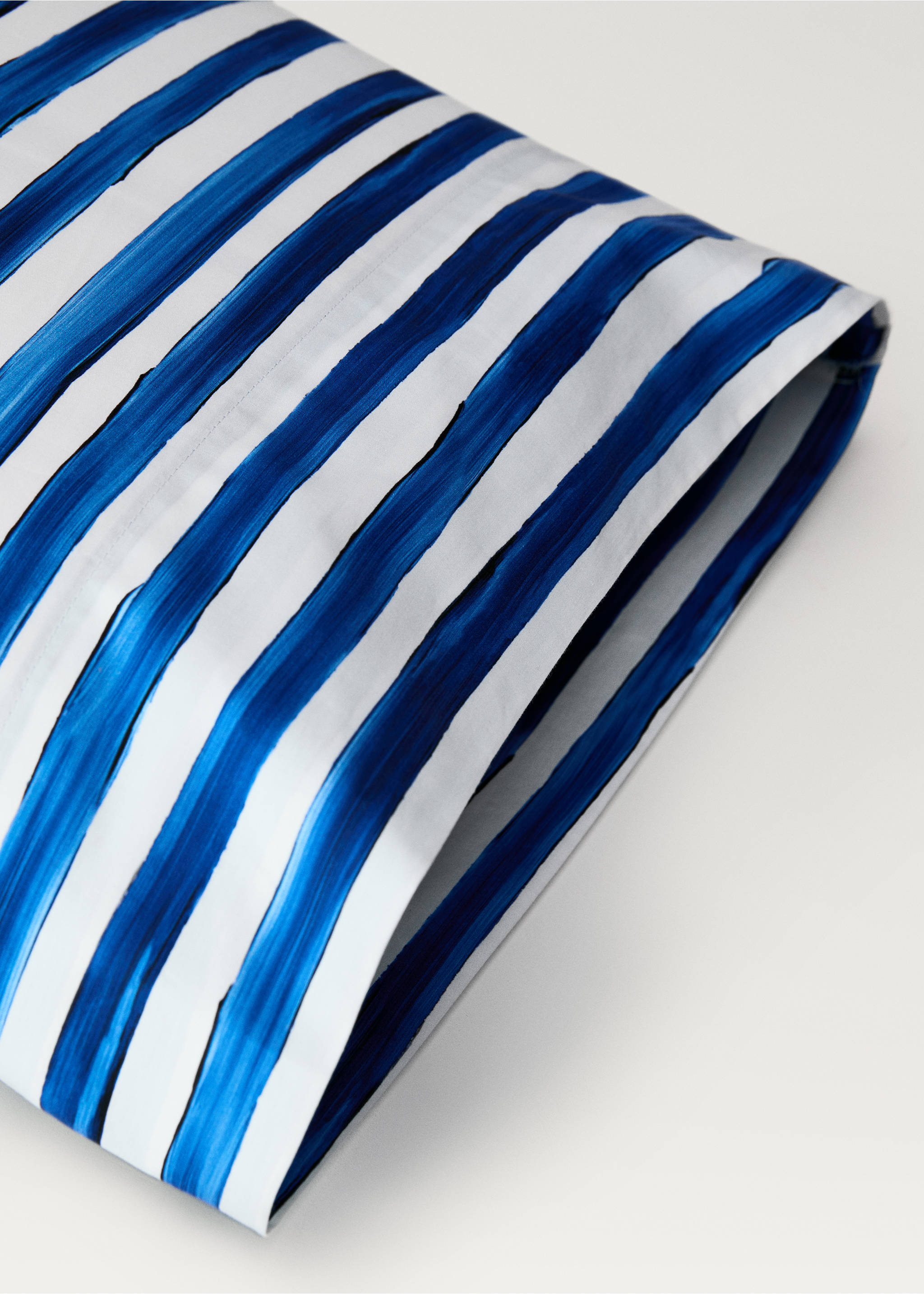 Two percale cotton watercolour-striped pillowcases 50x75 cm - Details of the article 1, Blue. Ref: 87015992-00.