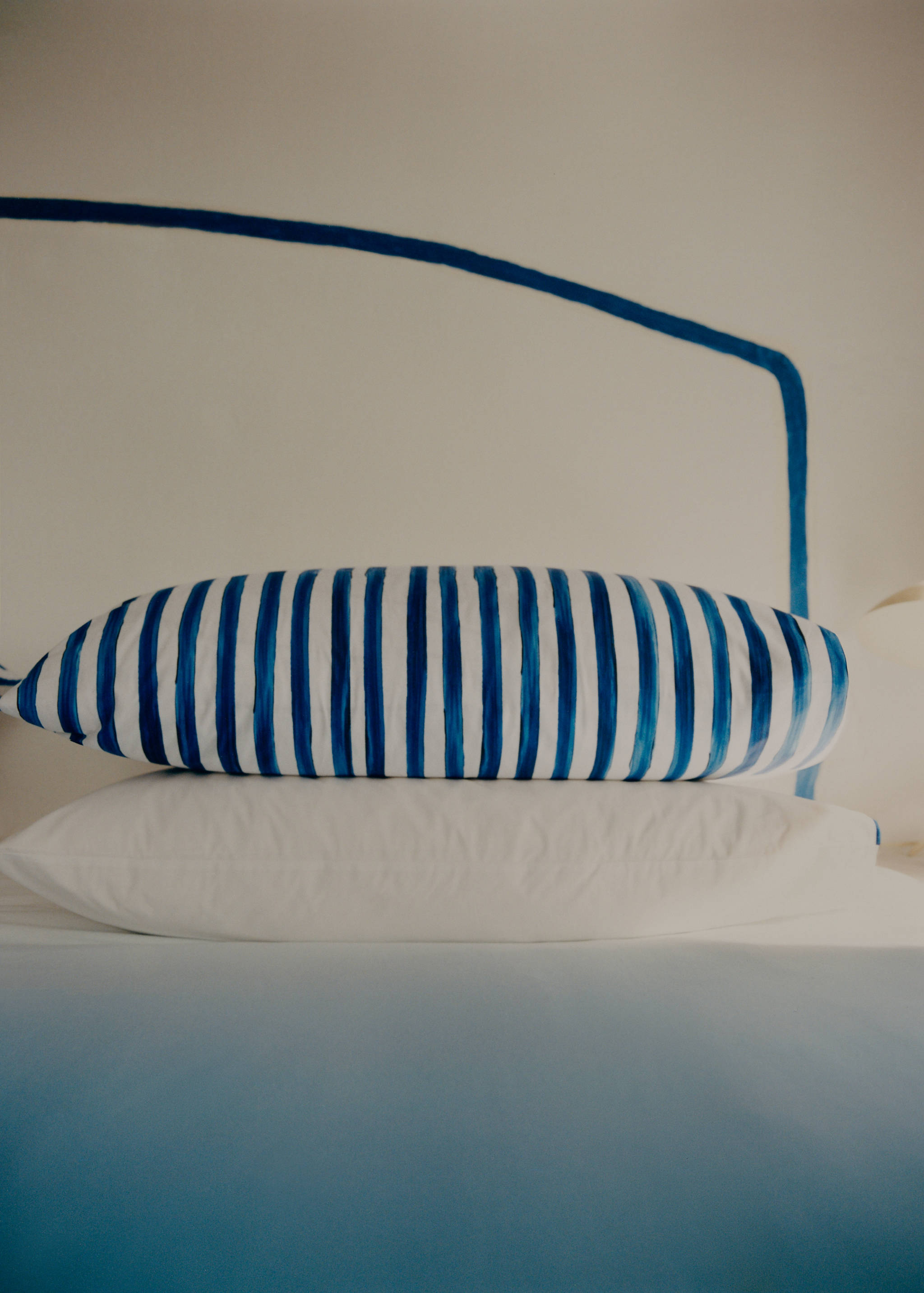 Two percale cotton watercolour-striped pillowcases 50x75 cm - Details of the article 6, Blue. Ref: 87015992-00.