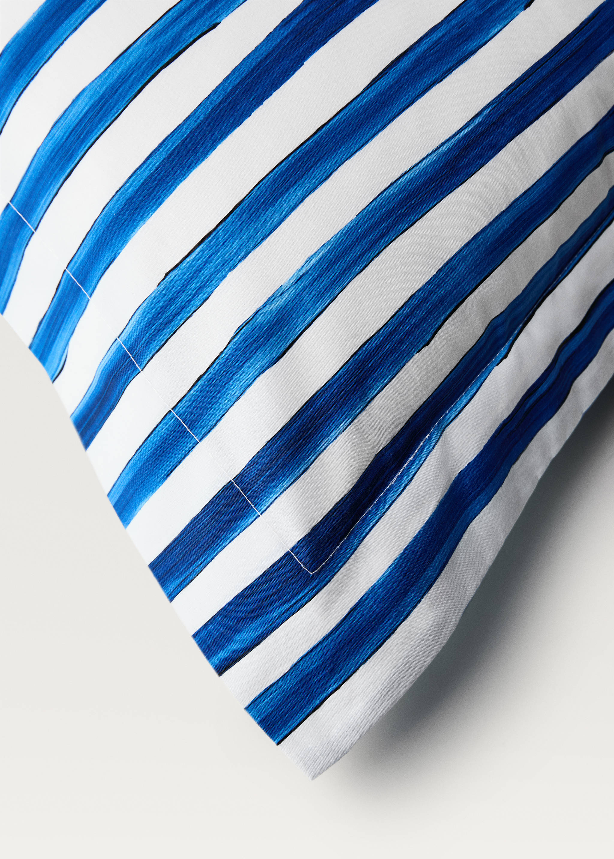 Two percale cotton watercolour-striped pillowcases 60x60 cm - Details of the article 1