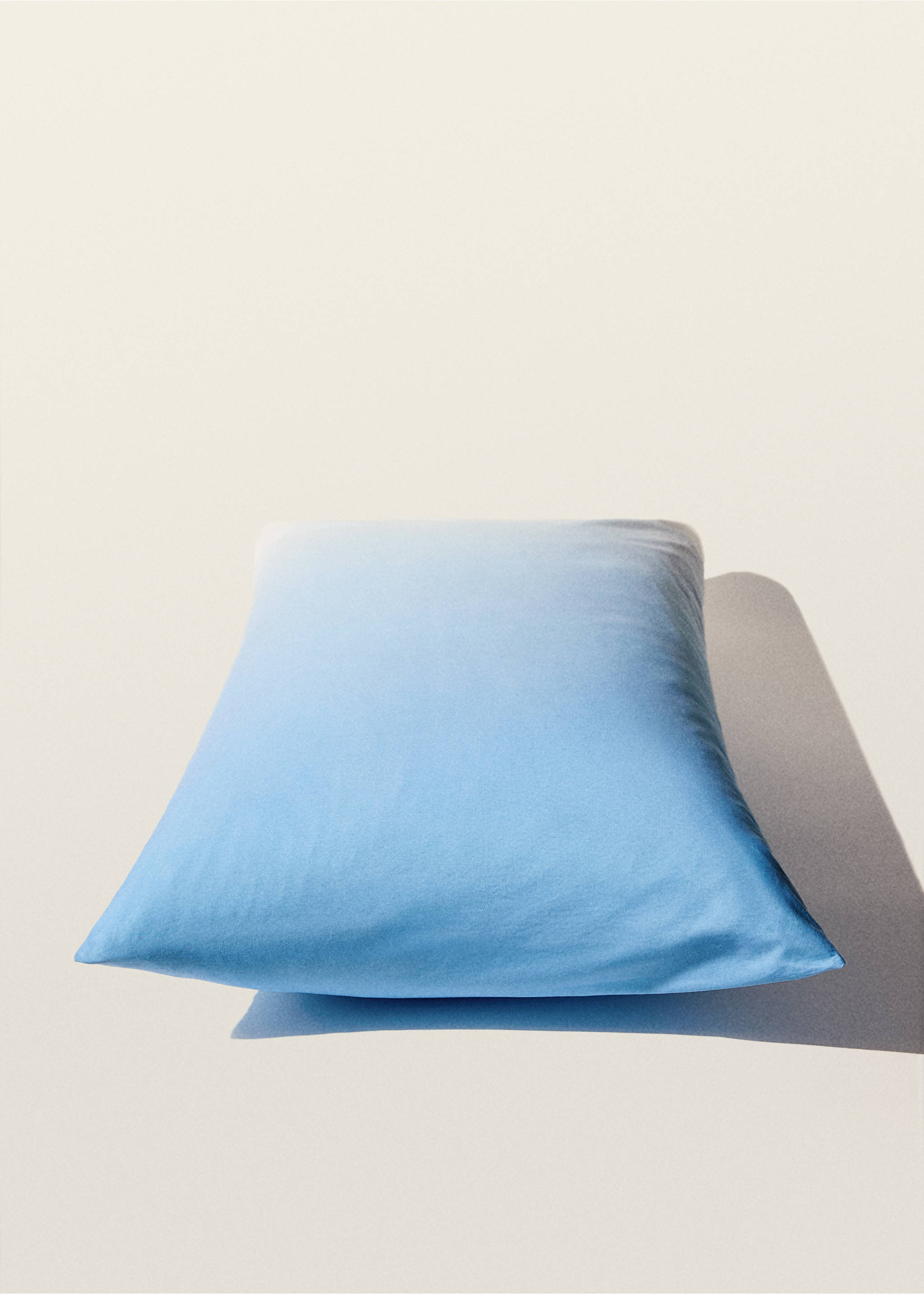 Two percale cotton tie-dye pillowcases 50x75 cm - Details of the article 8, Blue. Ref: 87015995-00.