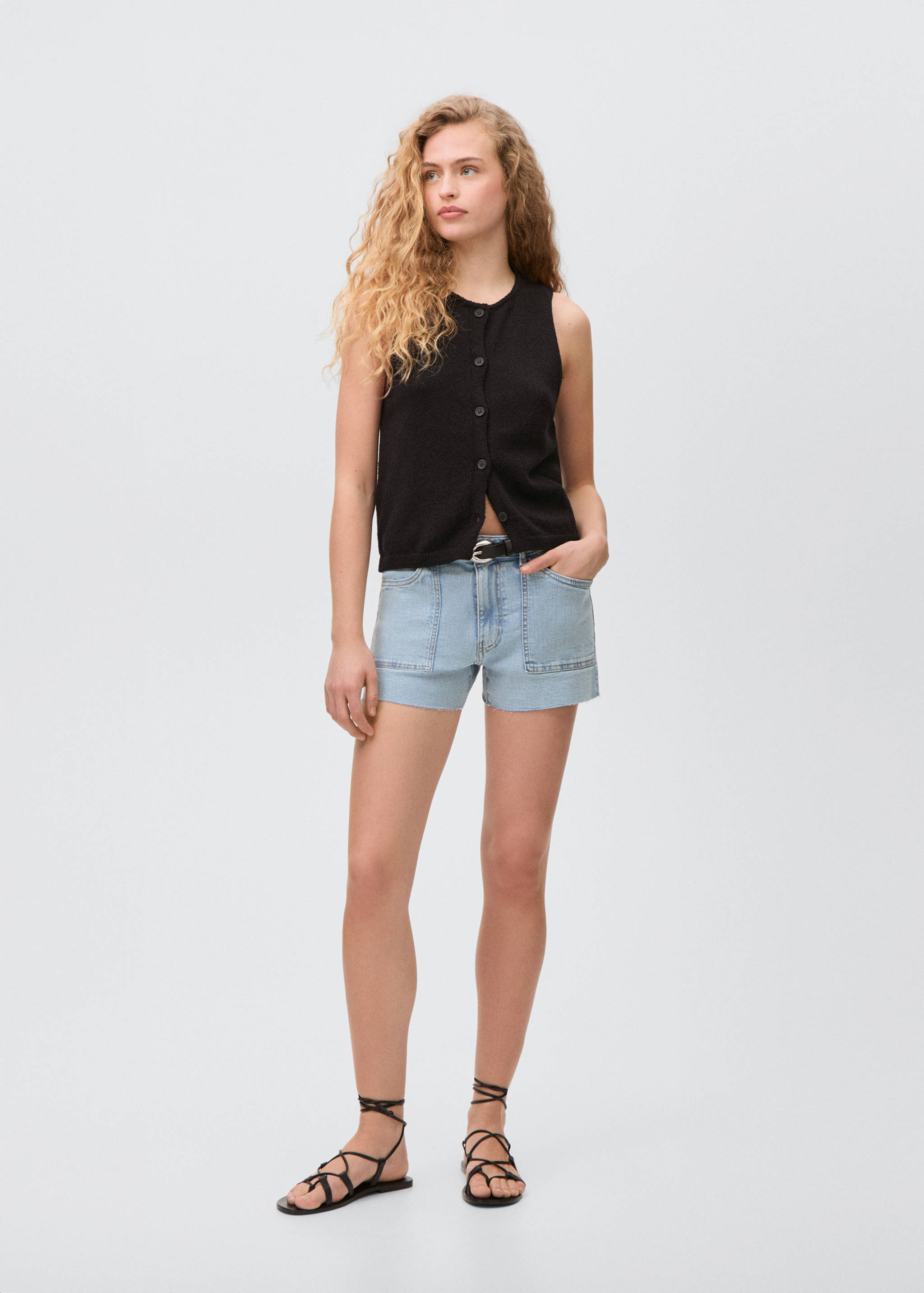 Frayed low-waist shorts - General plane