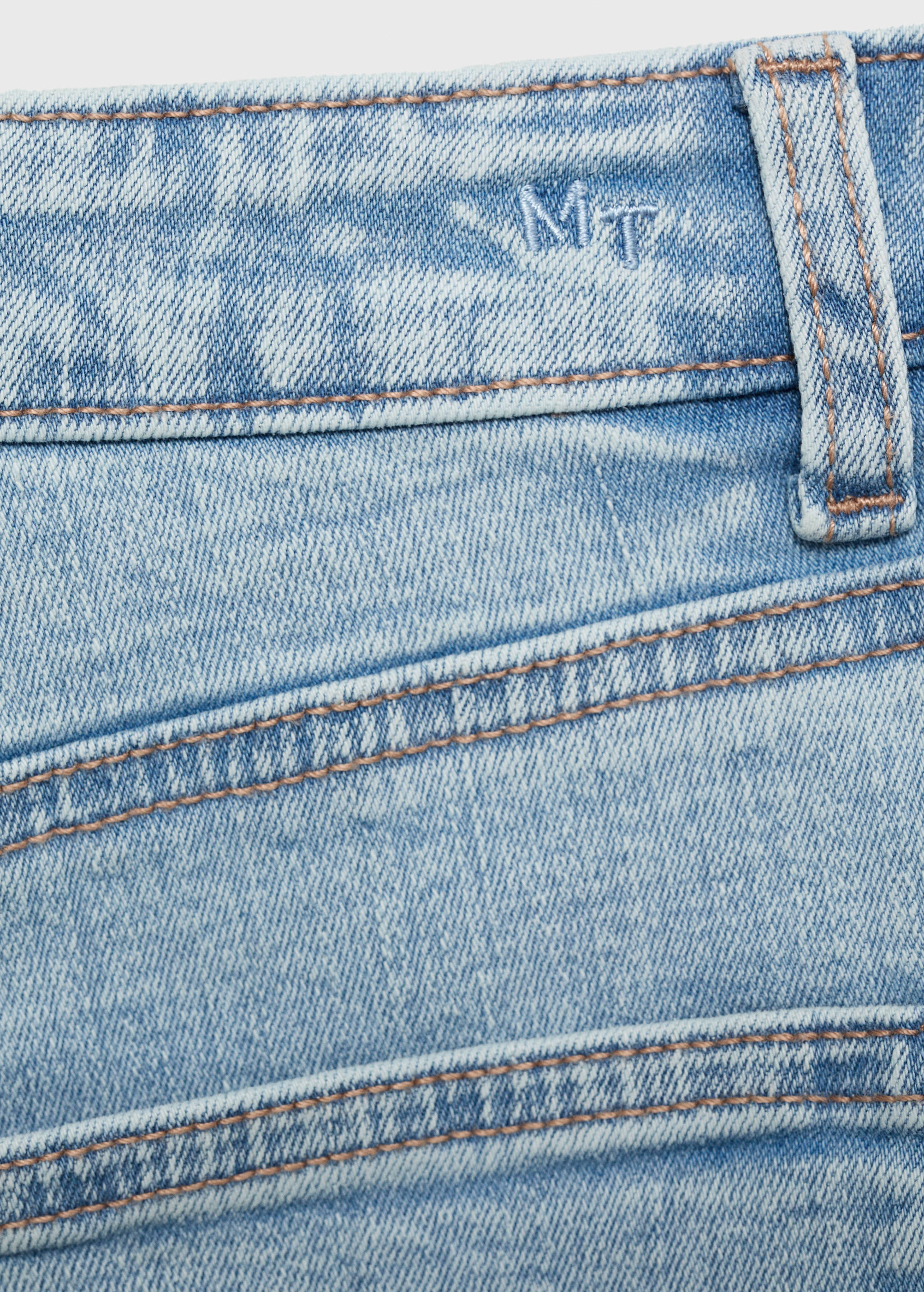 Frayed low-waist shorts - Details of the article 0