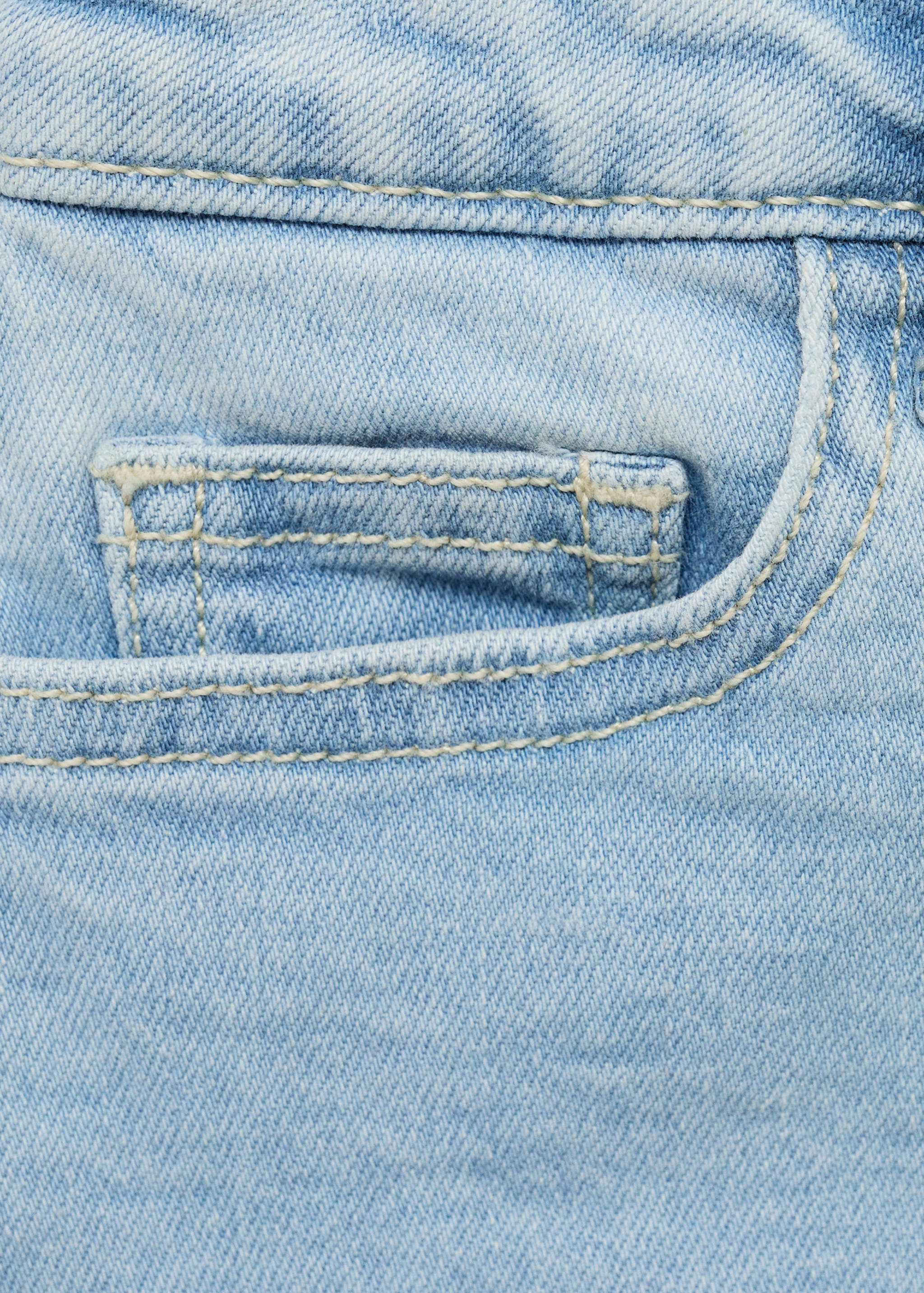 Jeansshorts mit ausgefranstem Saum - Detail des Artikels 0