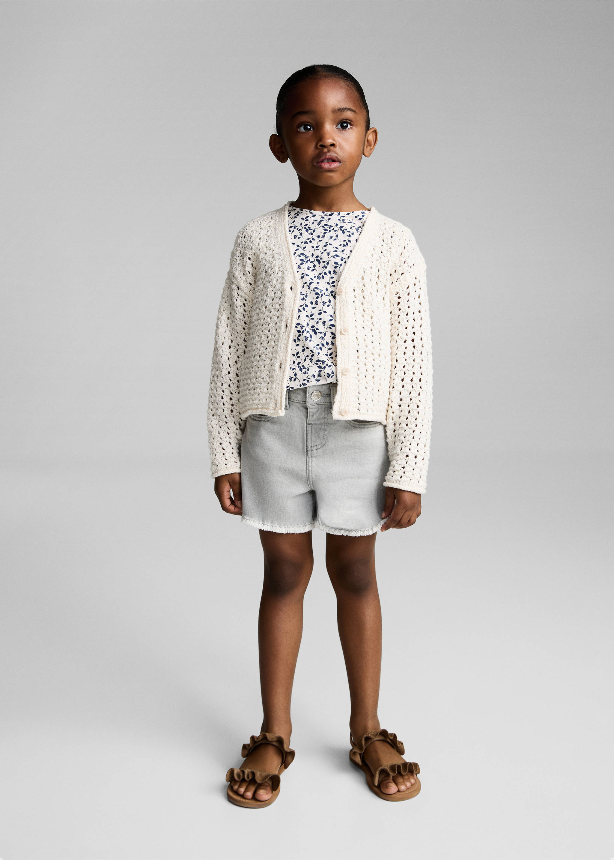 Jeansshorts mit ausgefranstem Saum - Allgemeine Ansicht, Denim Grau. Ref: 87016349-00.