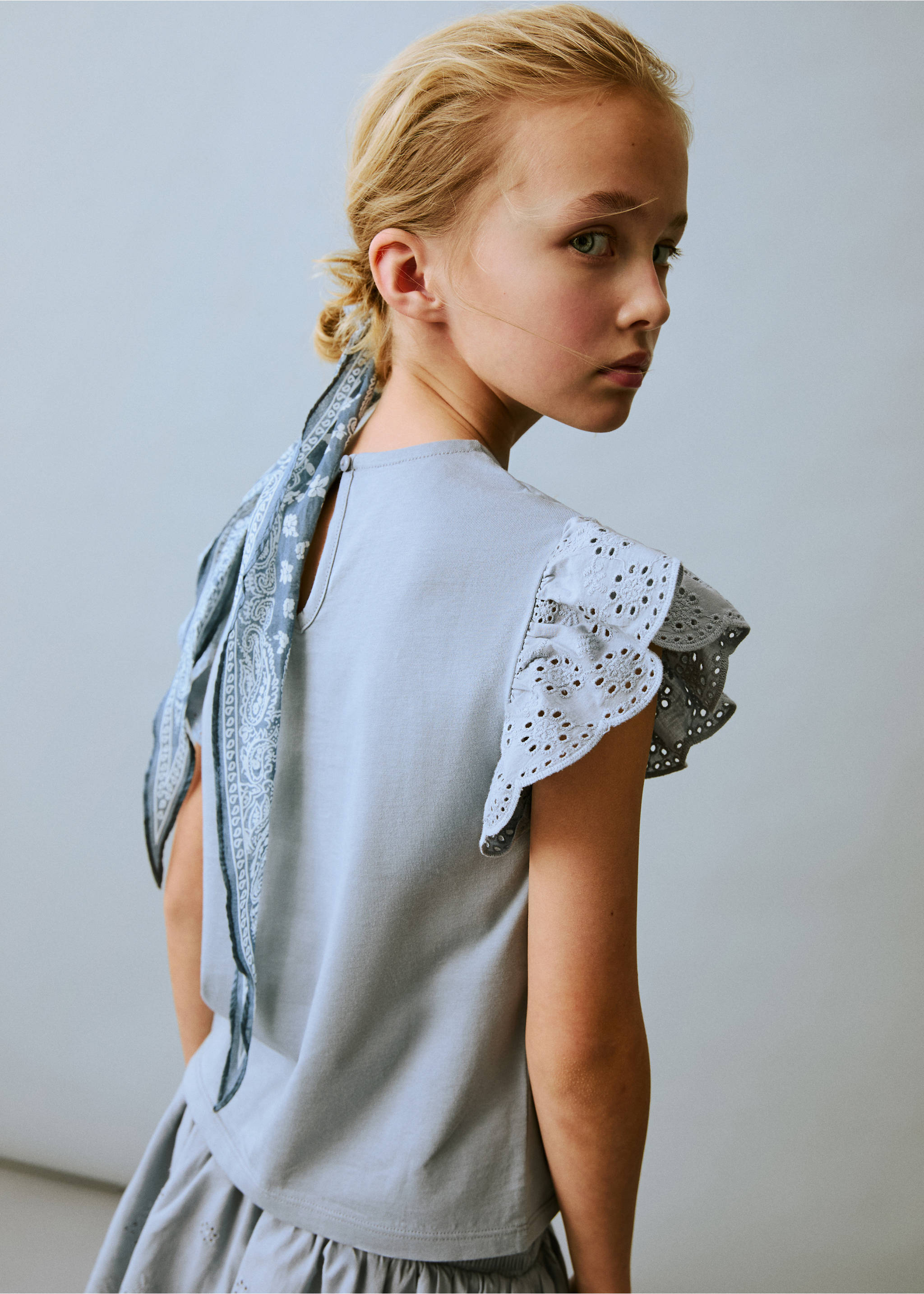 Frills embroidered t-shirt - Details of the article 2, Sky Blue. Ref: 87016356-00.