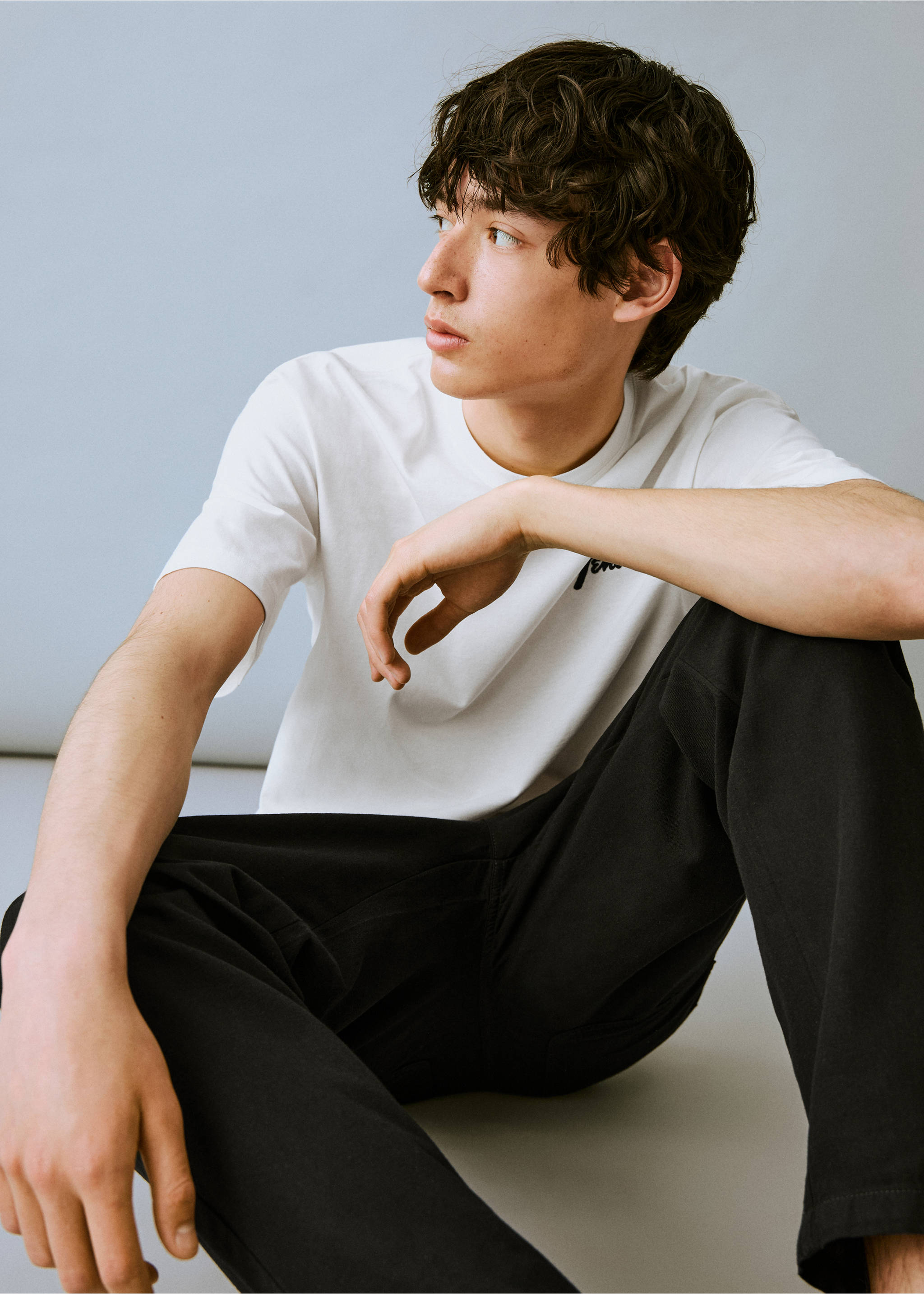Linen jogger trousers - Details of the article 2, Black. Ref: 87016358-00.