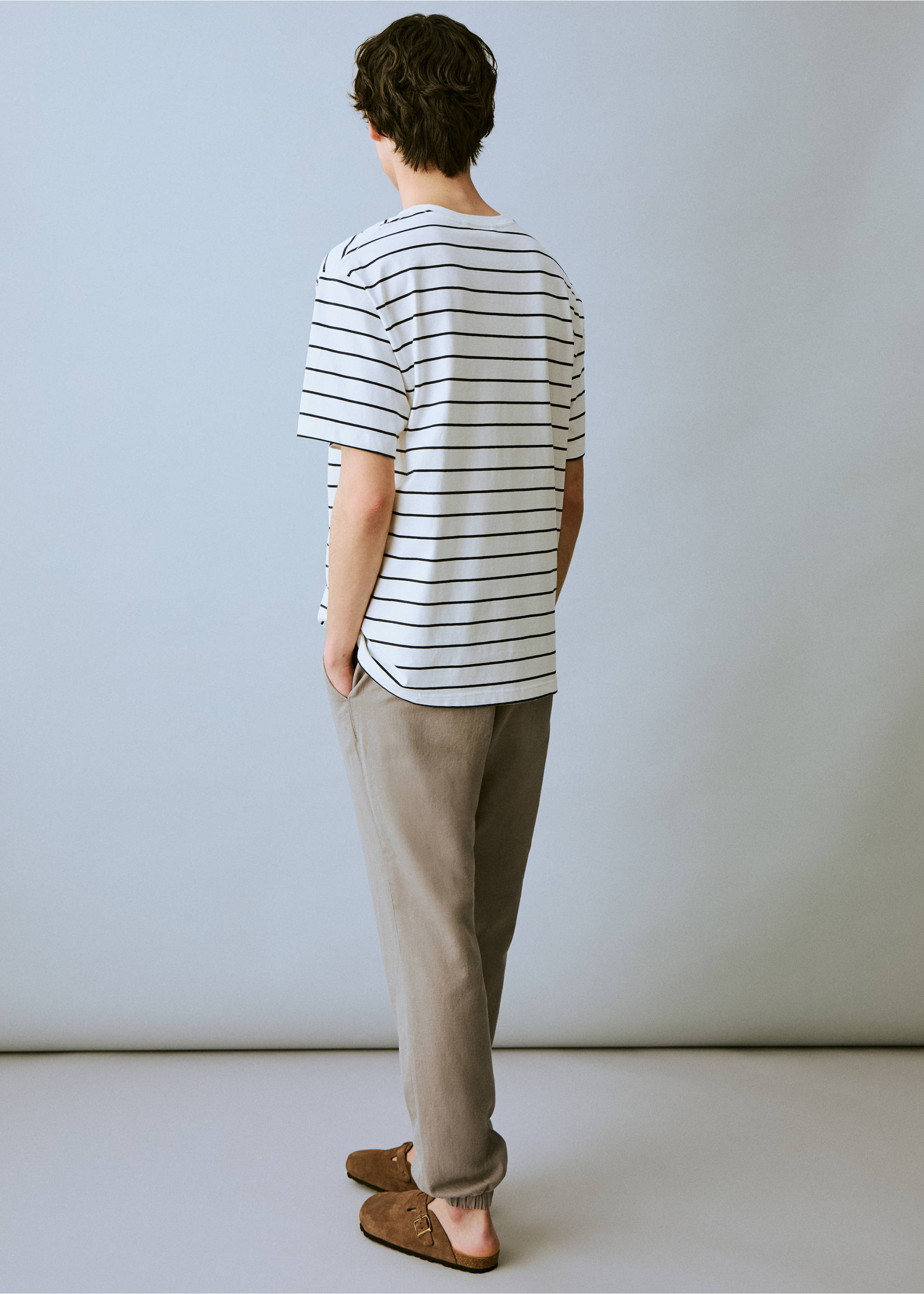 Pantalon jogging lin coton - Verso de l’article, Kaki. Ref: 87016360-00.