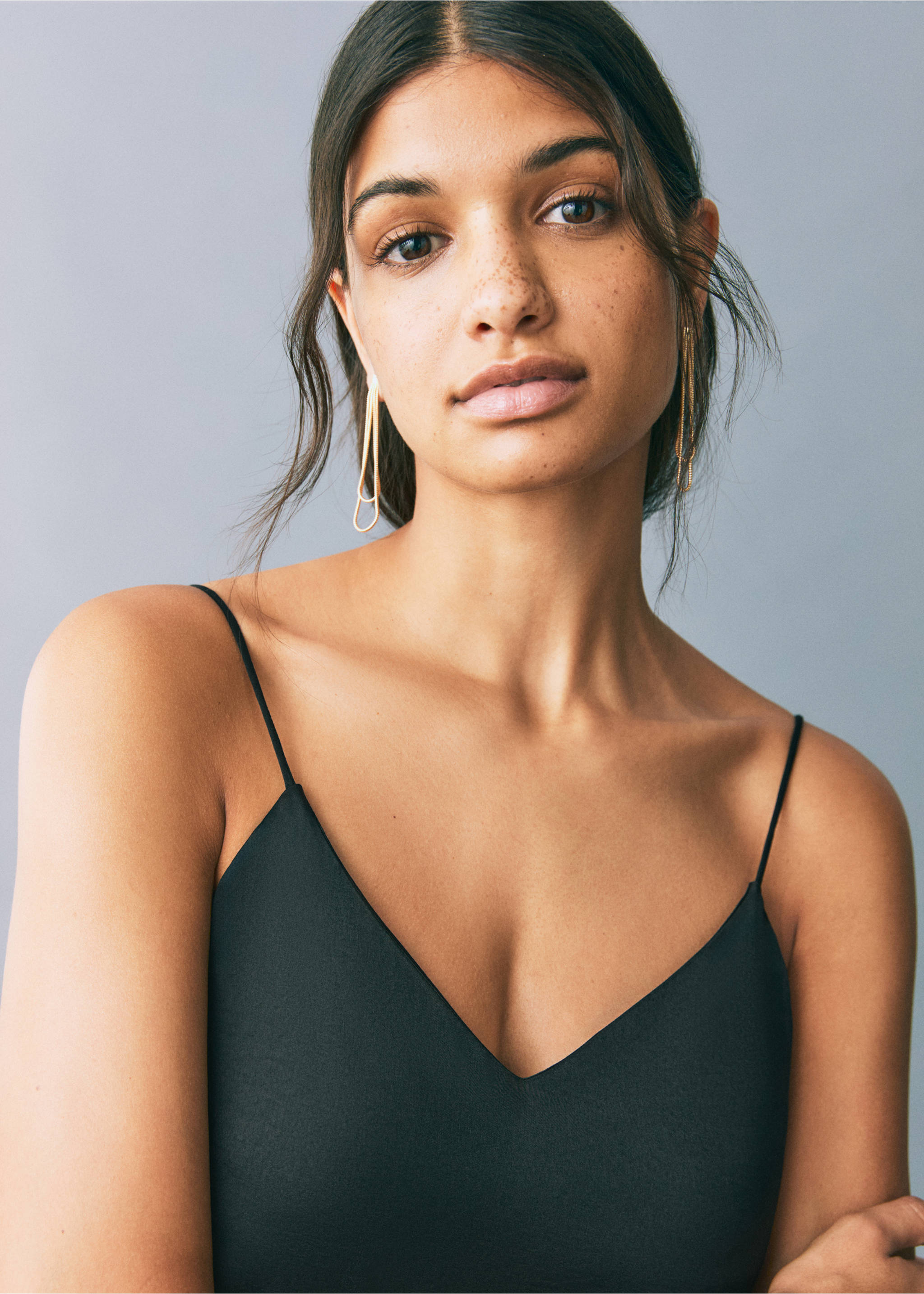 Long dress with straps - Details of the article 1, Black. Ref: 87016361-00.