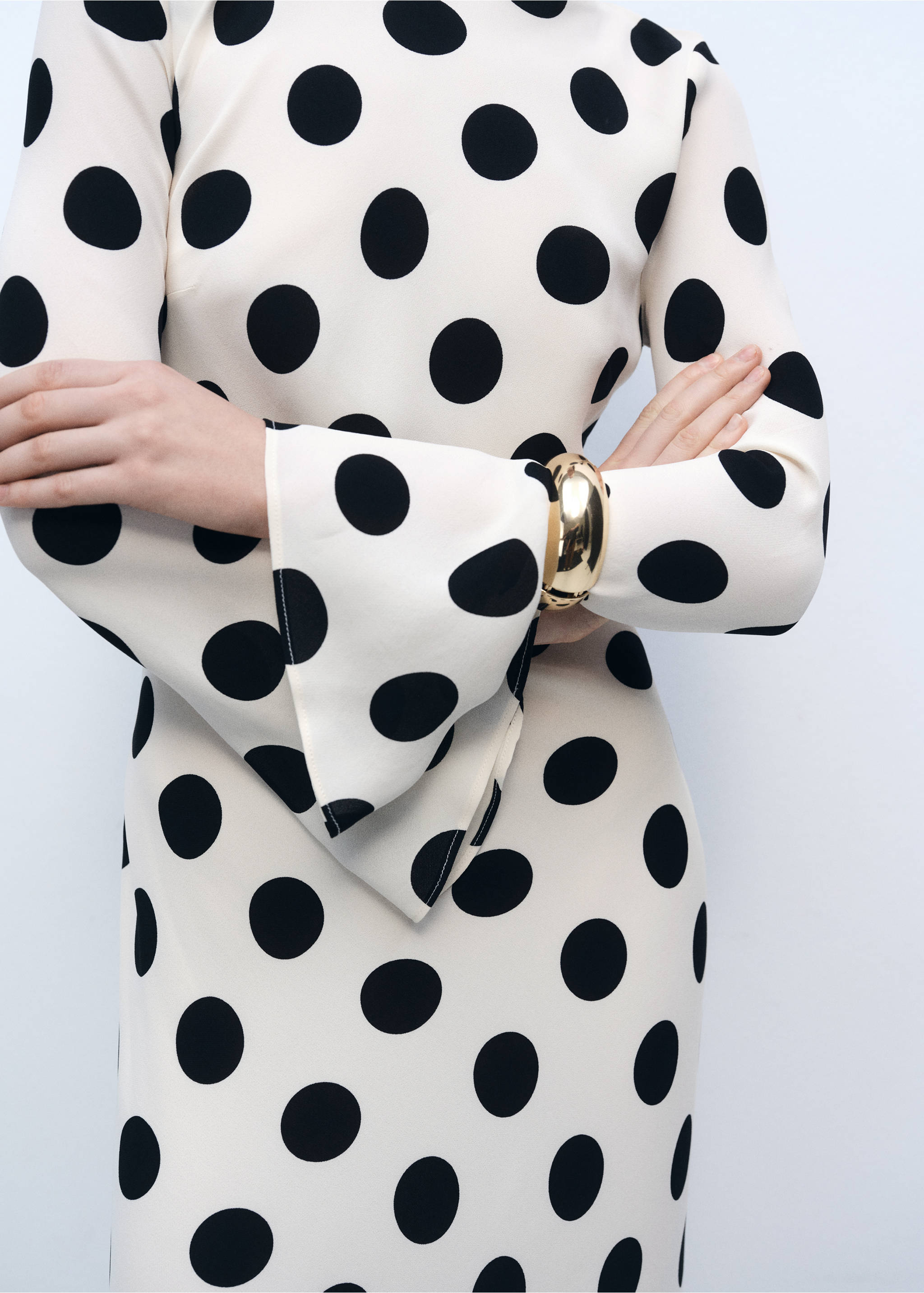 Flared sleeve polka-dot dress - Details of the article 6, Ecru. Ref: 87016362-00.