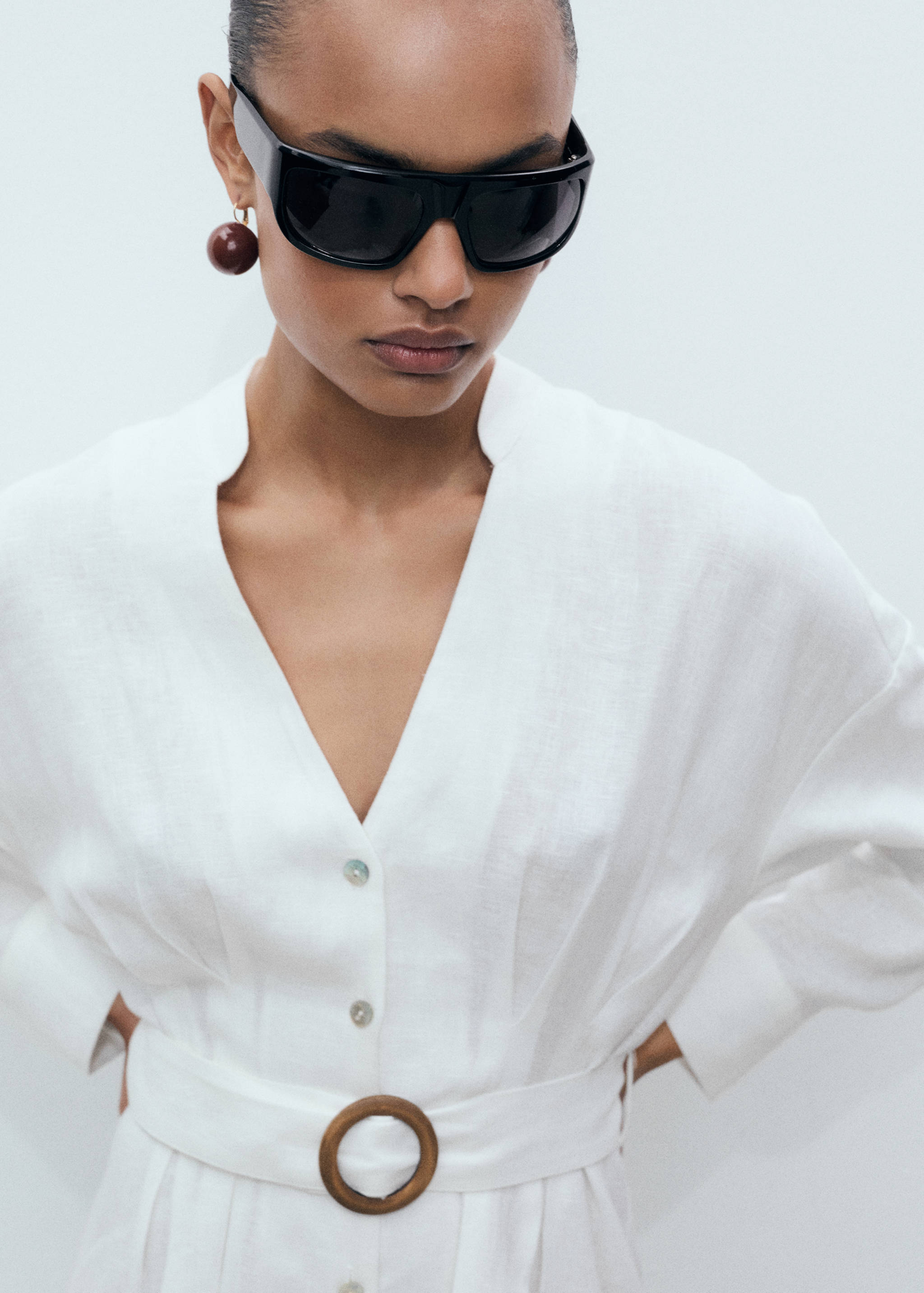 Linen shirt dress with belt - Details of the article 1