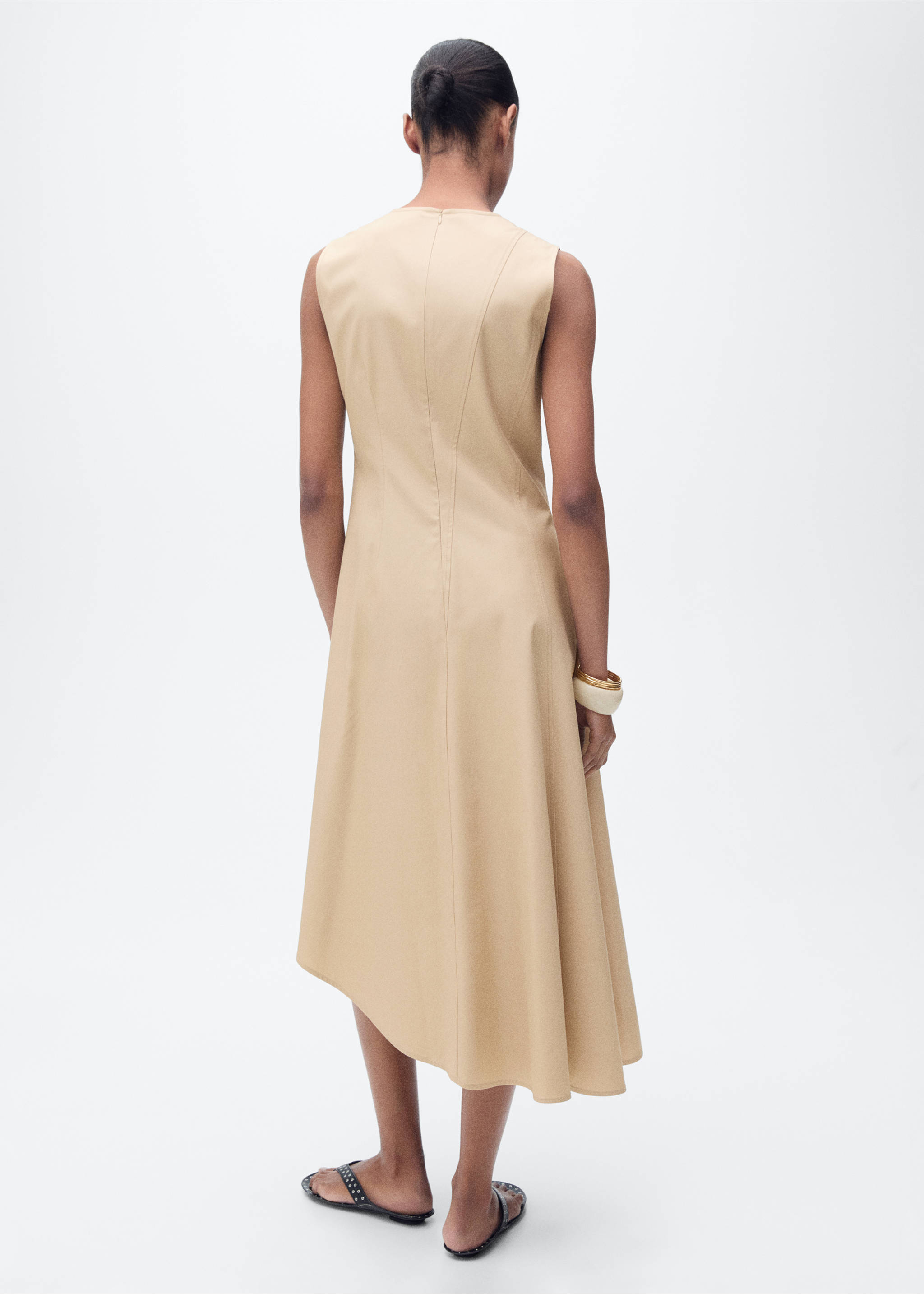 Asymmetrical flared dress - Reverse of the article, Ecru. Ref: 87017167-00.
