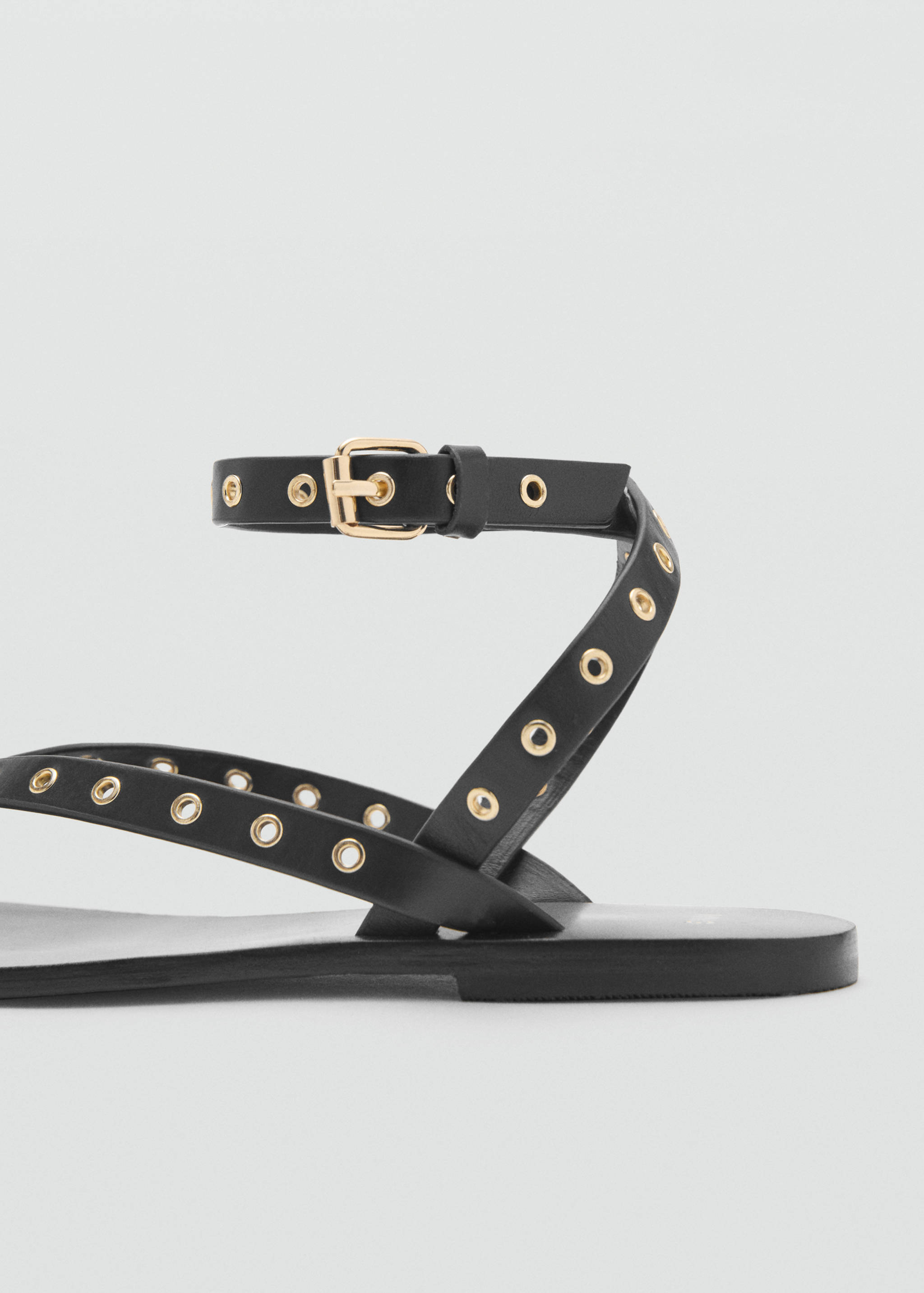 Leather sandals with eyelet straps - Details of the article 1
