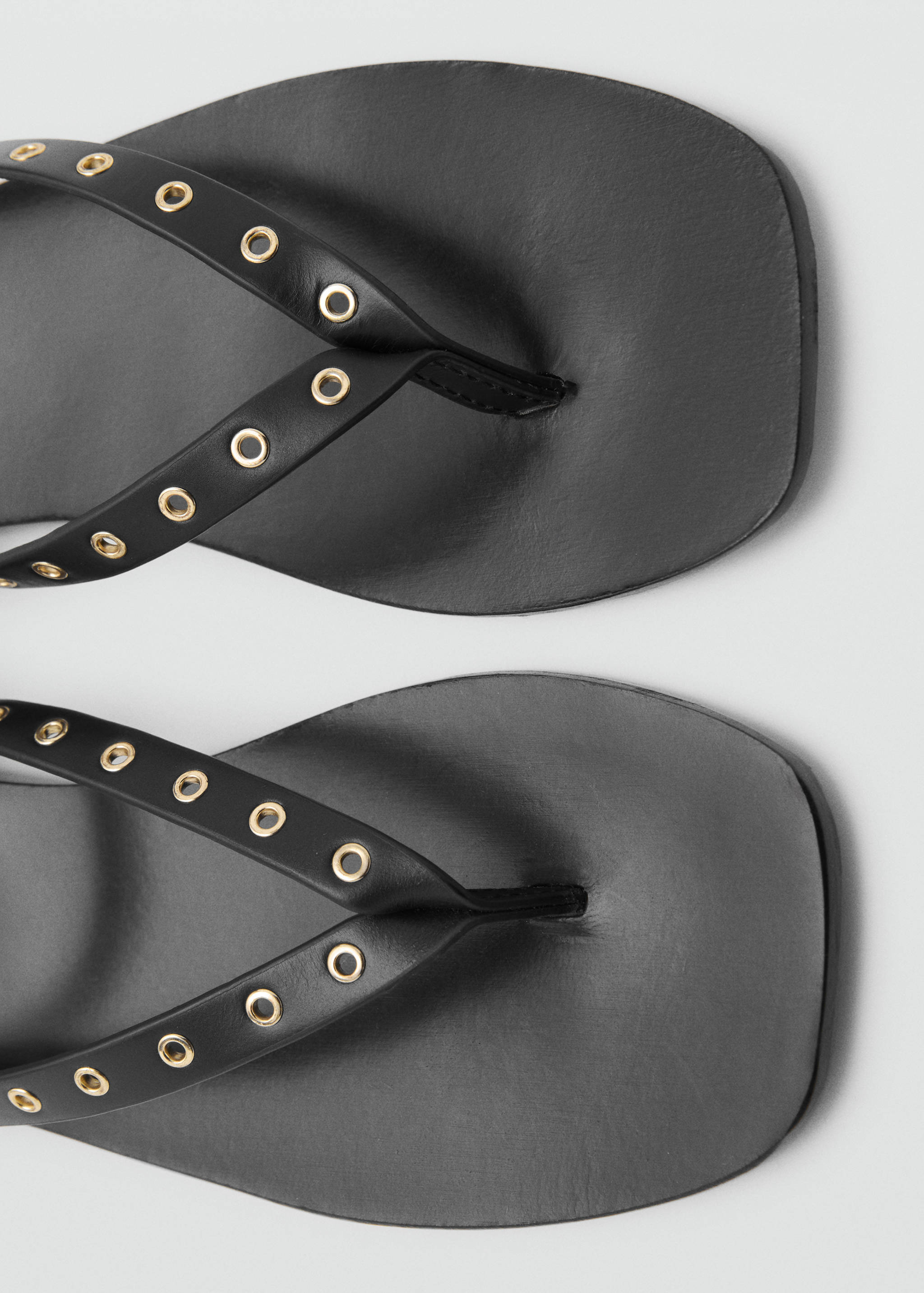Leather sandals with eyelet straps - Details of the article 2