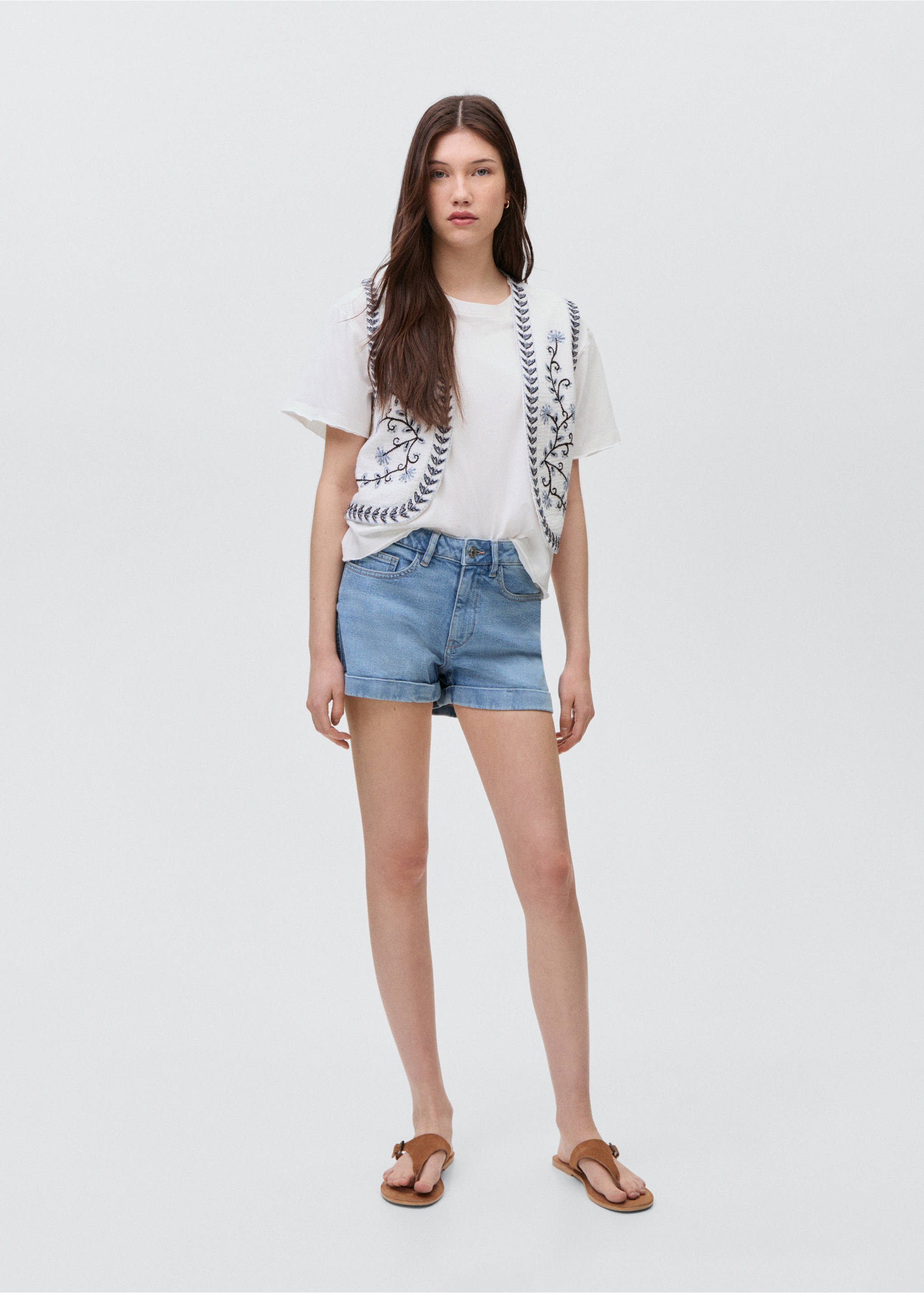 Shorts vaqueros bajo vuelto - Plano general, Azul claro. Ref: 87017174-00.