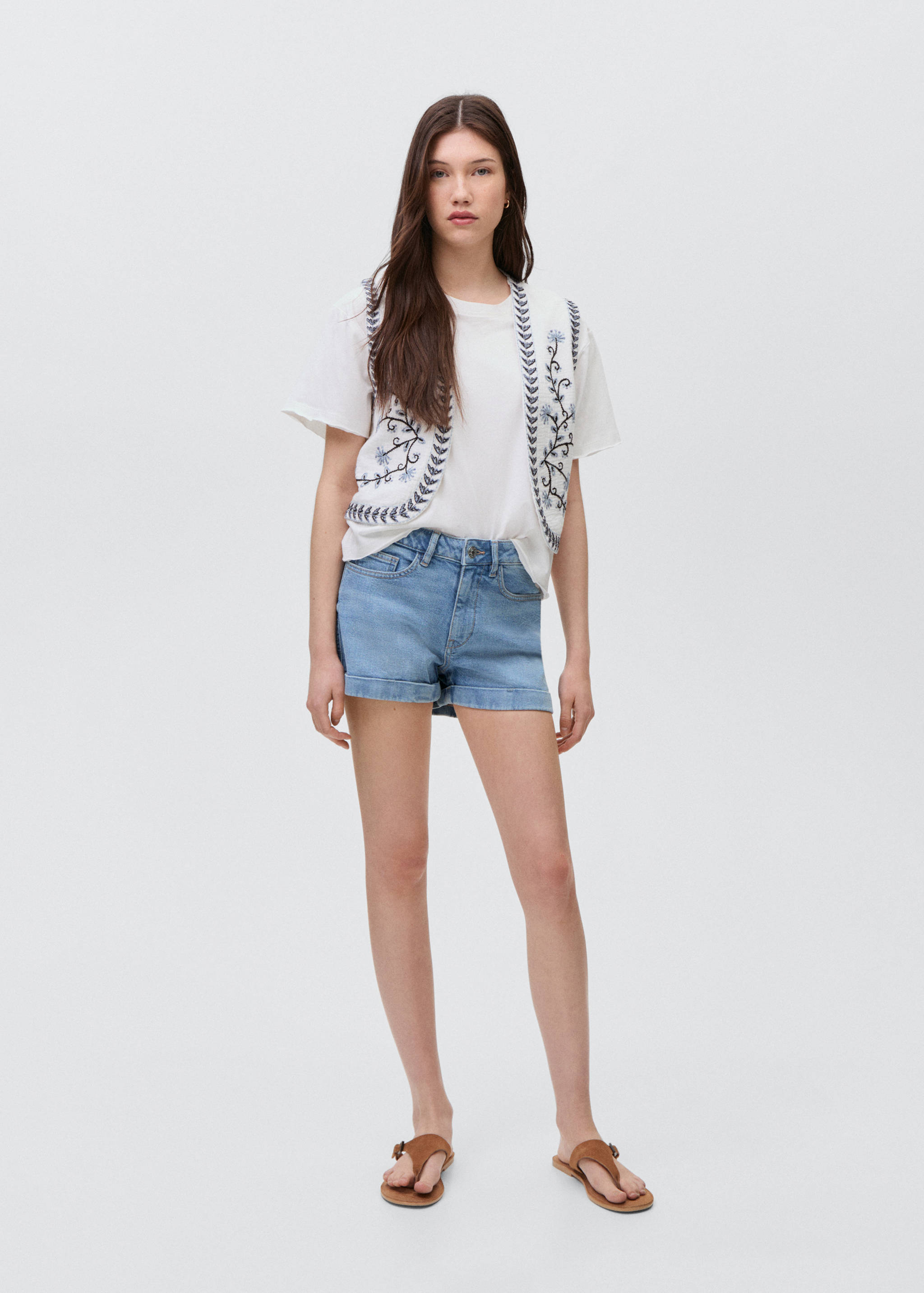 Shorts vaqueros bajo vuelto - Plano general