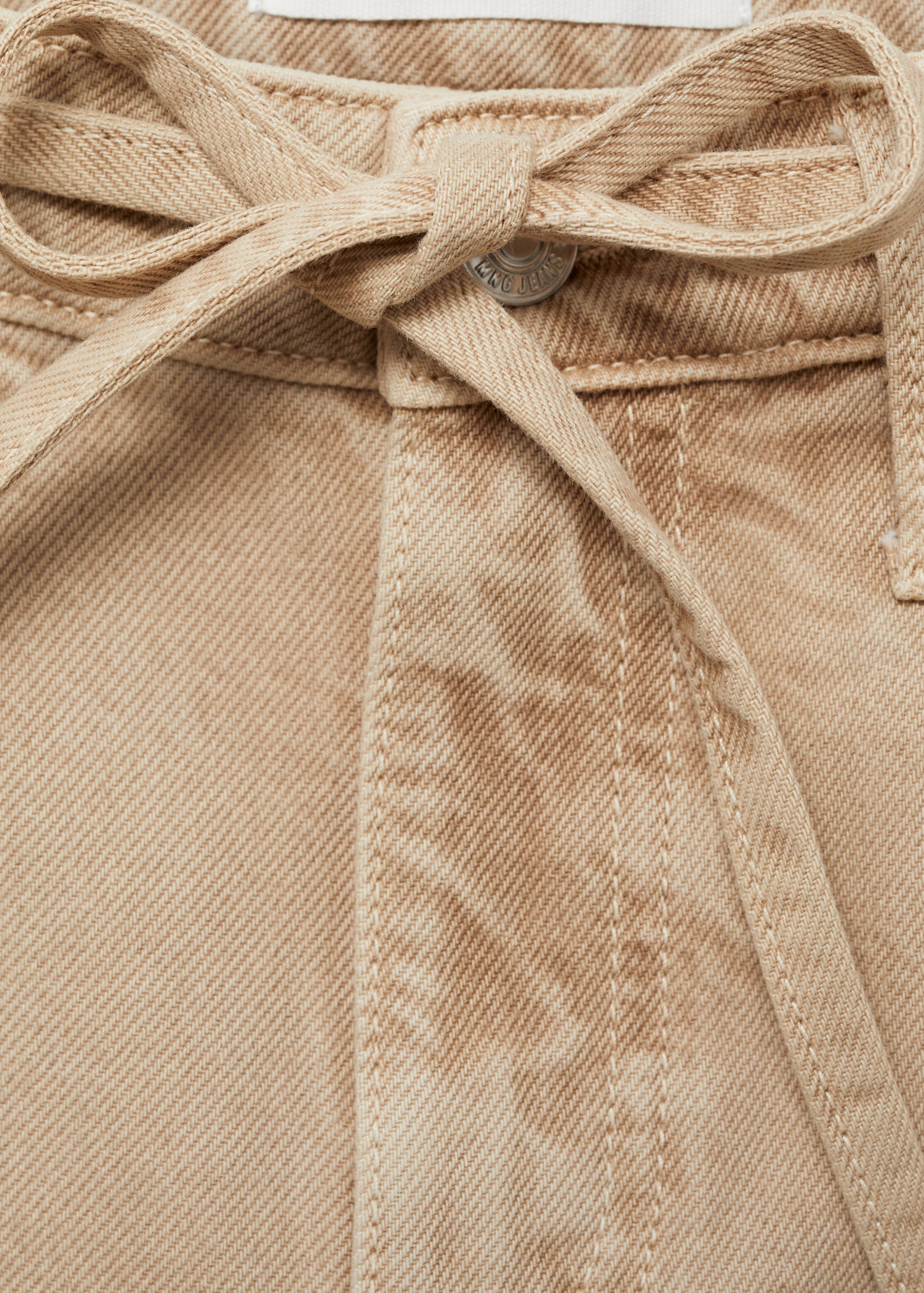 null - Details of the article 8