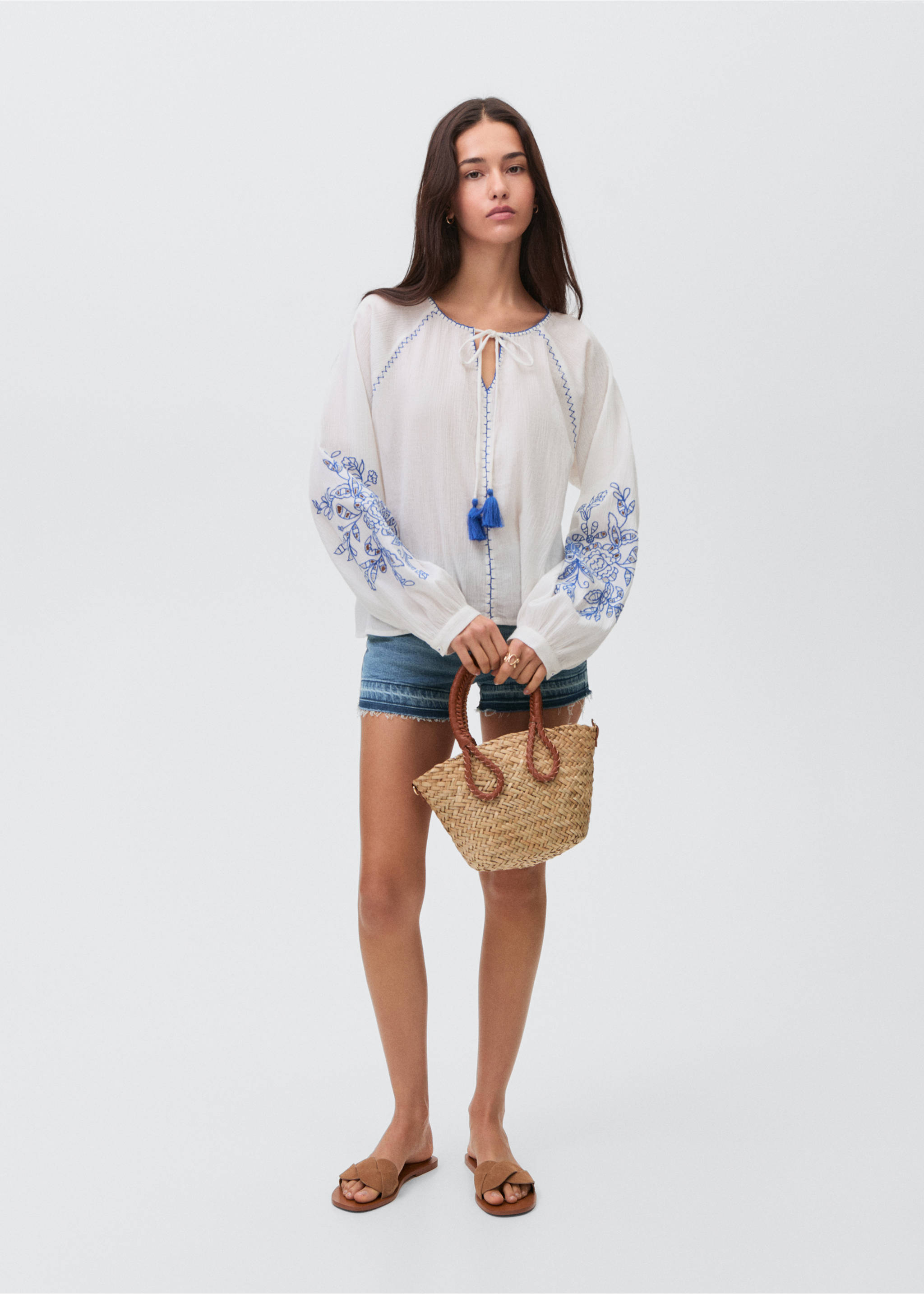 Jeansshorts mit ausgefranstem Saum - Allgemeine Ansicht, Mittelblau. Ref: 87017179-00.