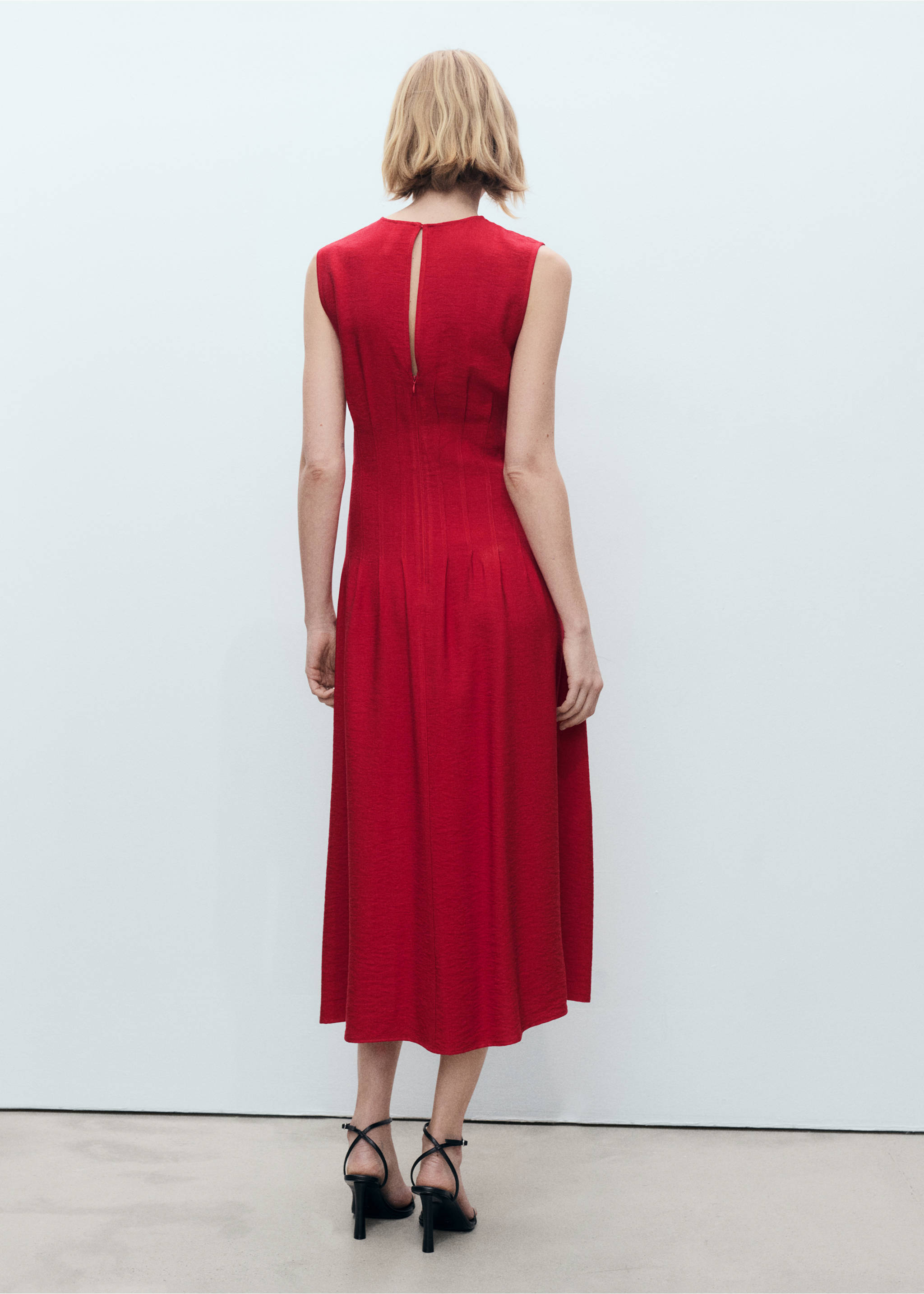 A-line dress with pleats - Reverse of the article, Maroon. Ref: 87017186-00.
