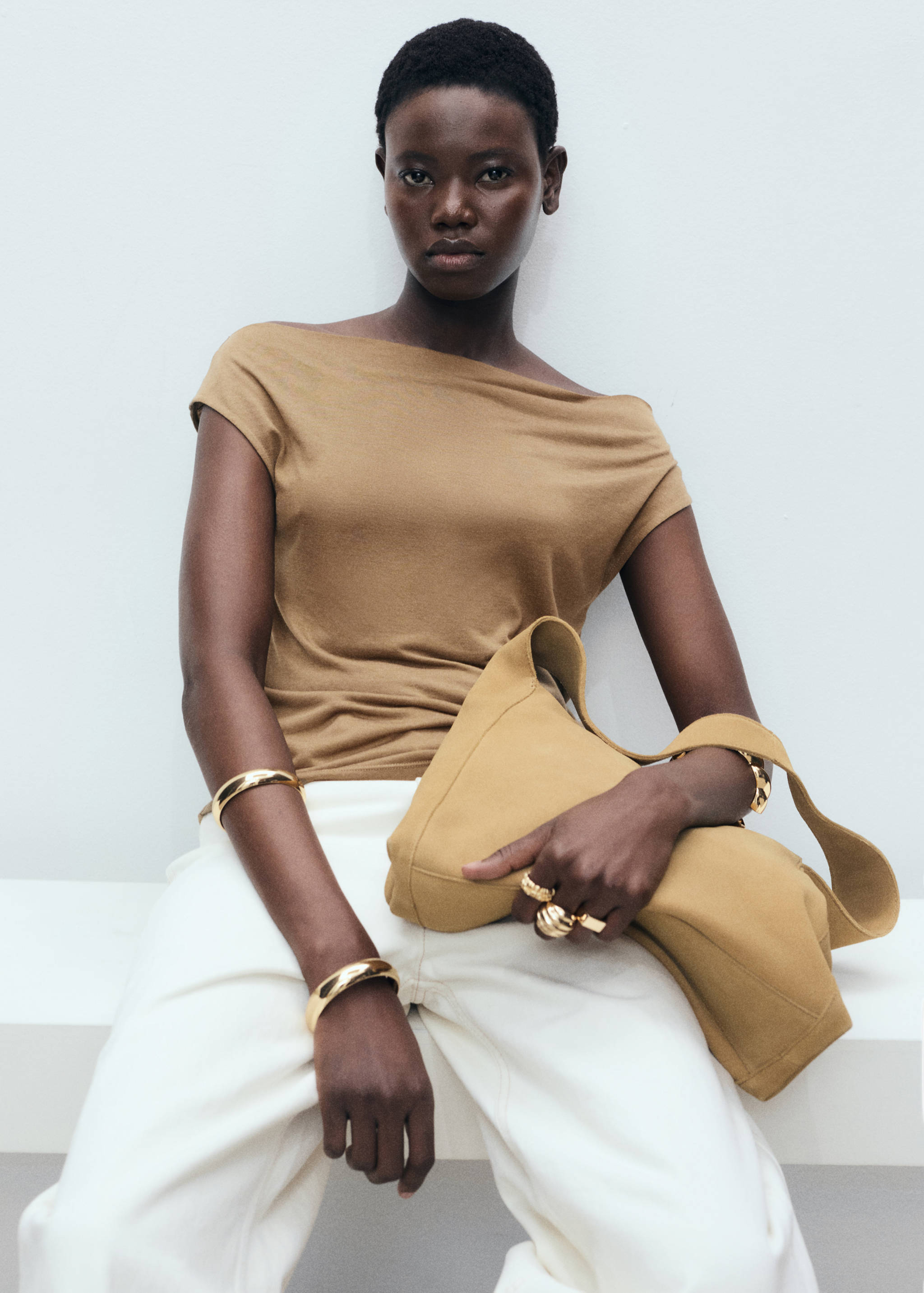 Topp i lyocell med draperad halsringning - Detaljer om artikeln 2