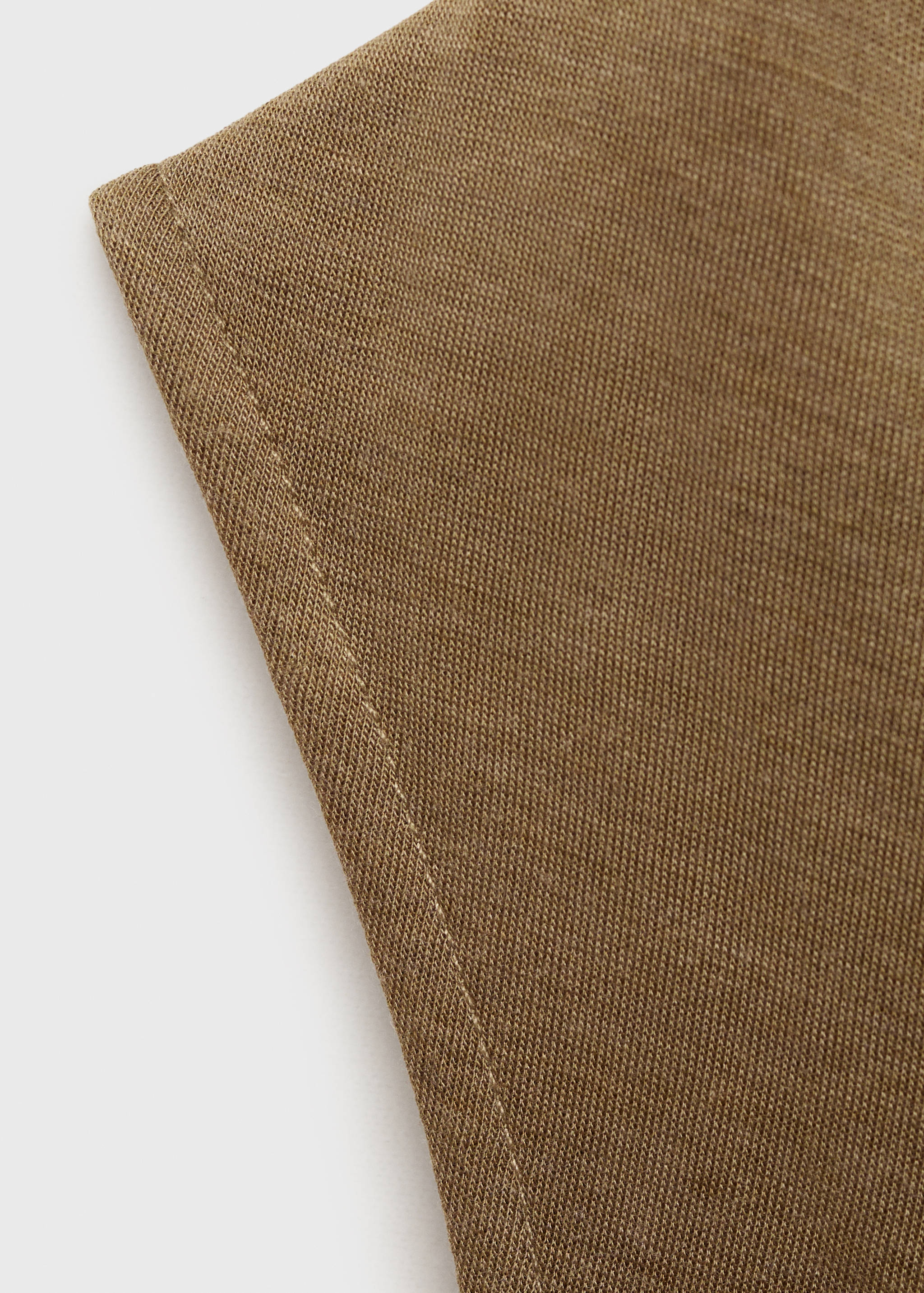 Topp i lyocell med draperad halsringning - Detaljer om artikeln 8