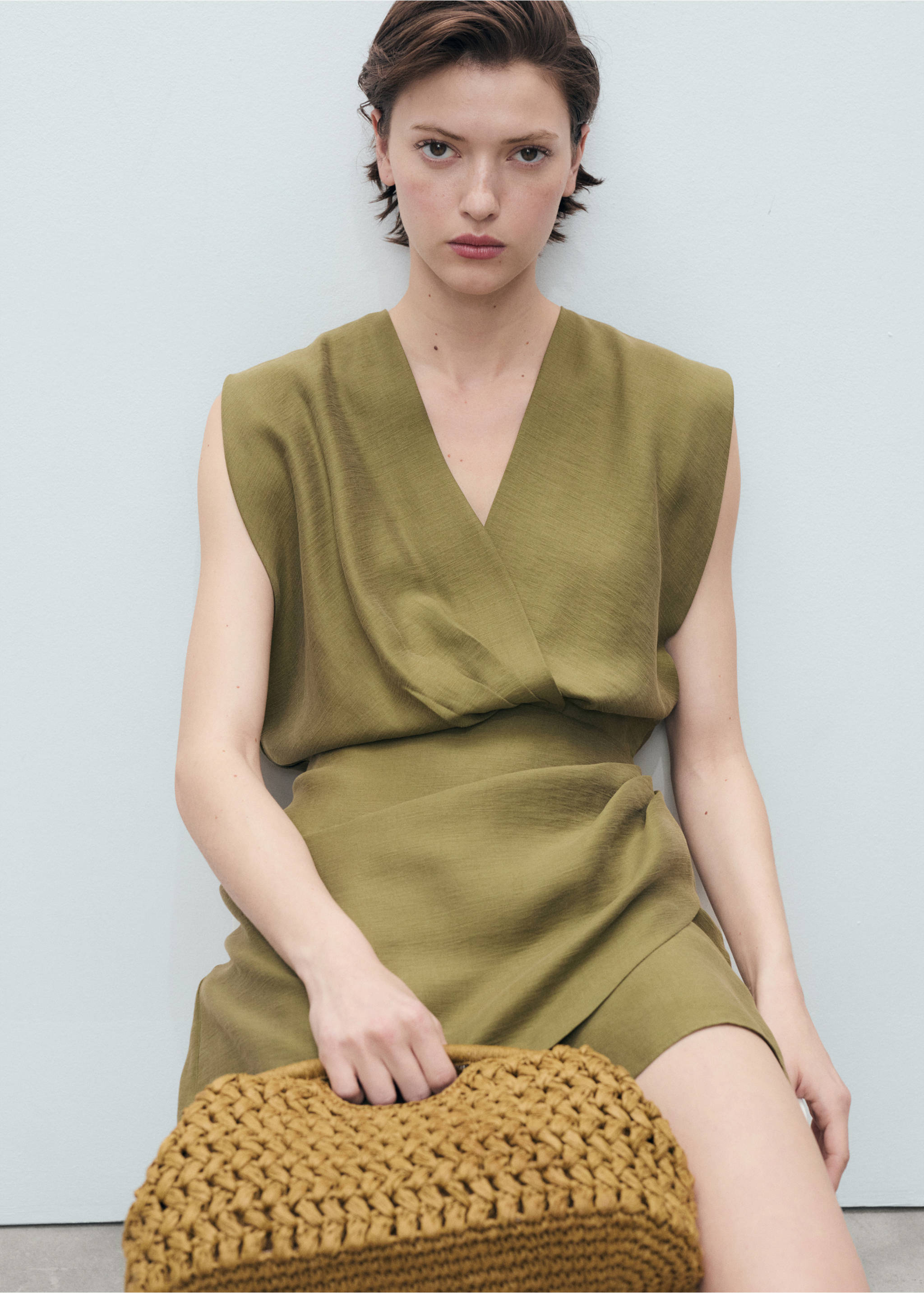 Vestido lyocell cruzado - Detalle del artículo 2, Khaki. Ref: 87017195-00.