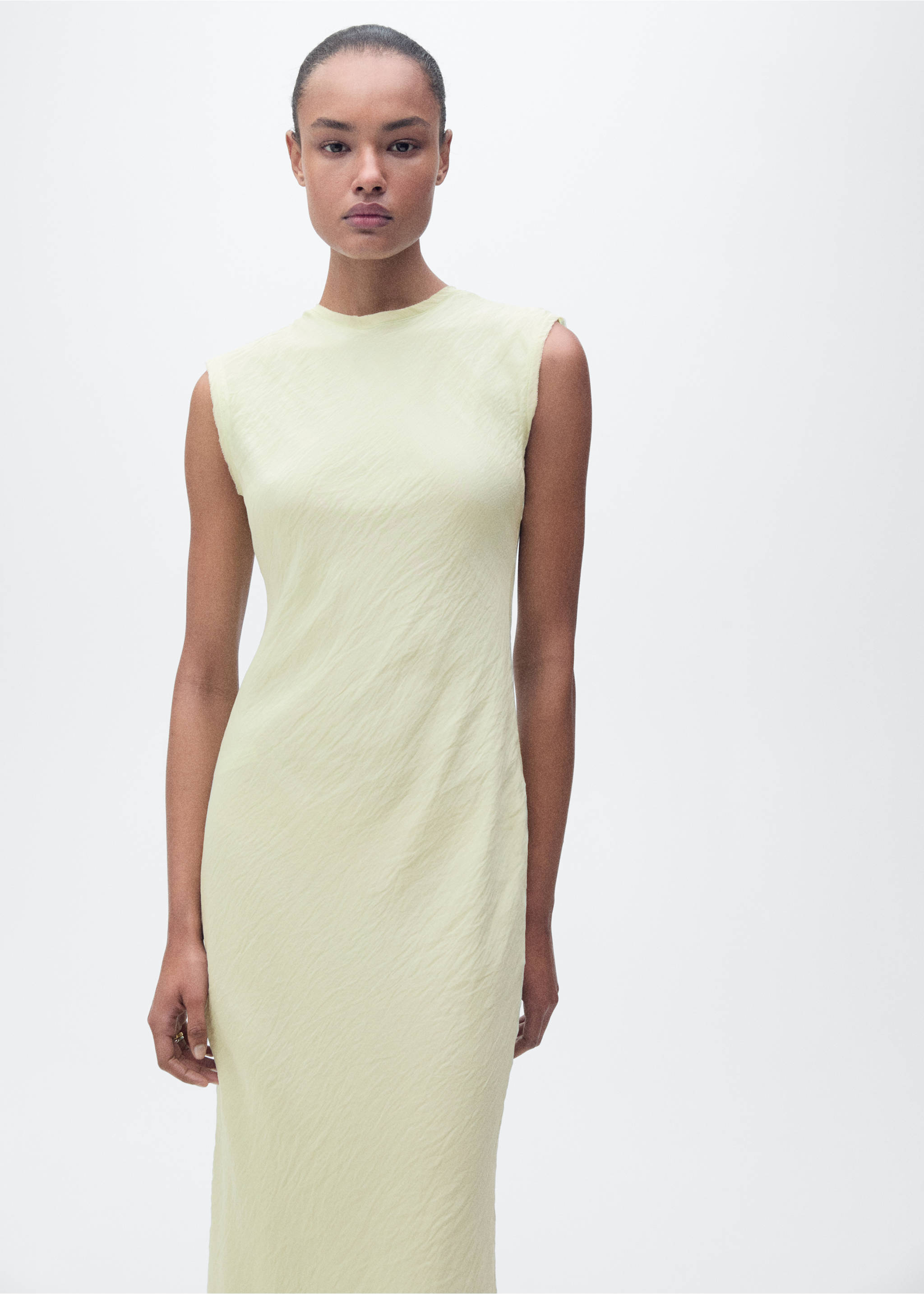 Vestido midi efecto arrugado - Plano medio, Verde agua. Ref: 87017197-00.