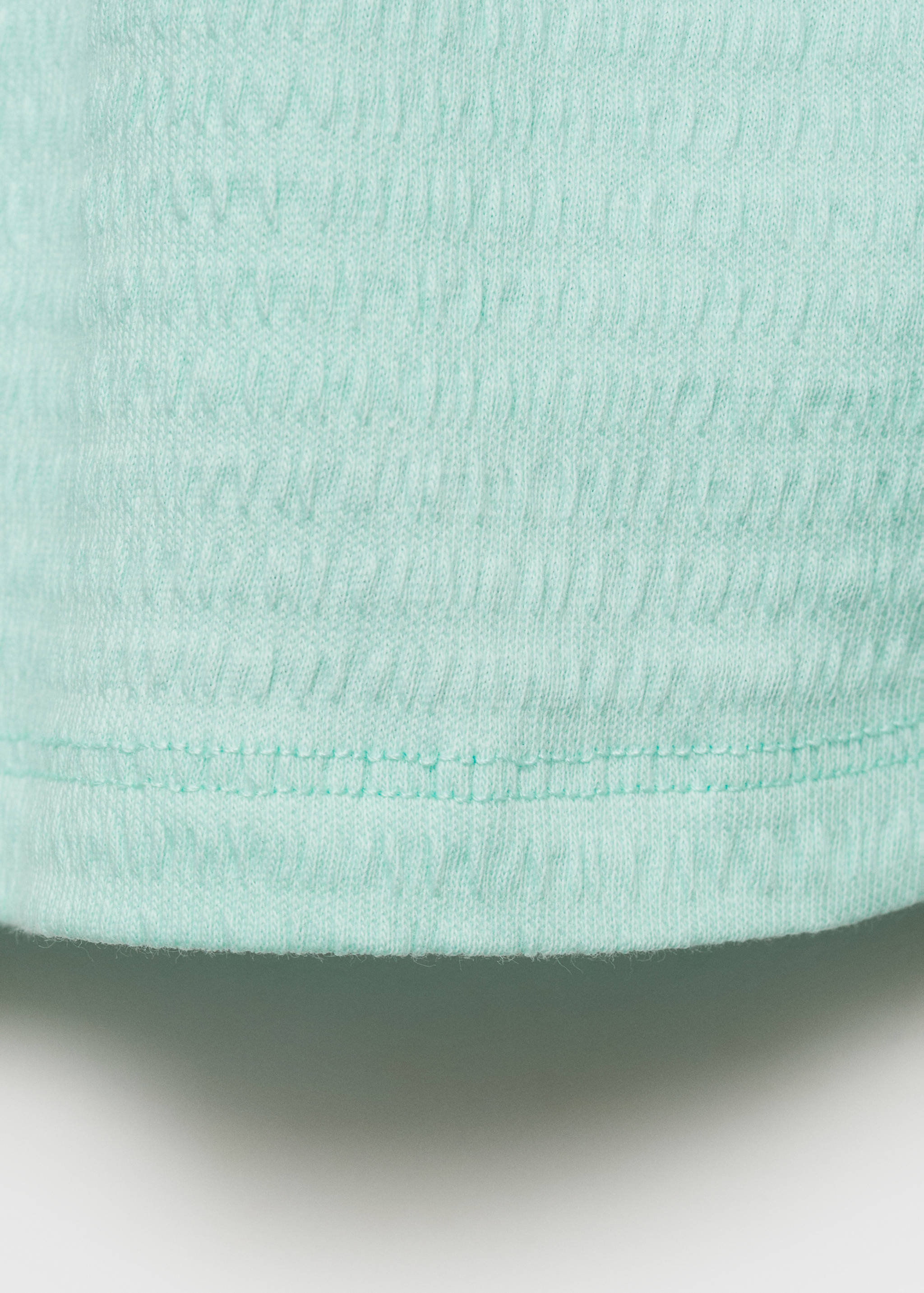 T-shirt med axelband och volang - Detaljer om artikeln 0