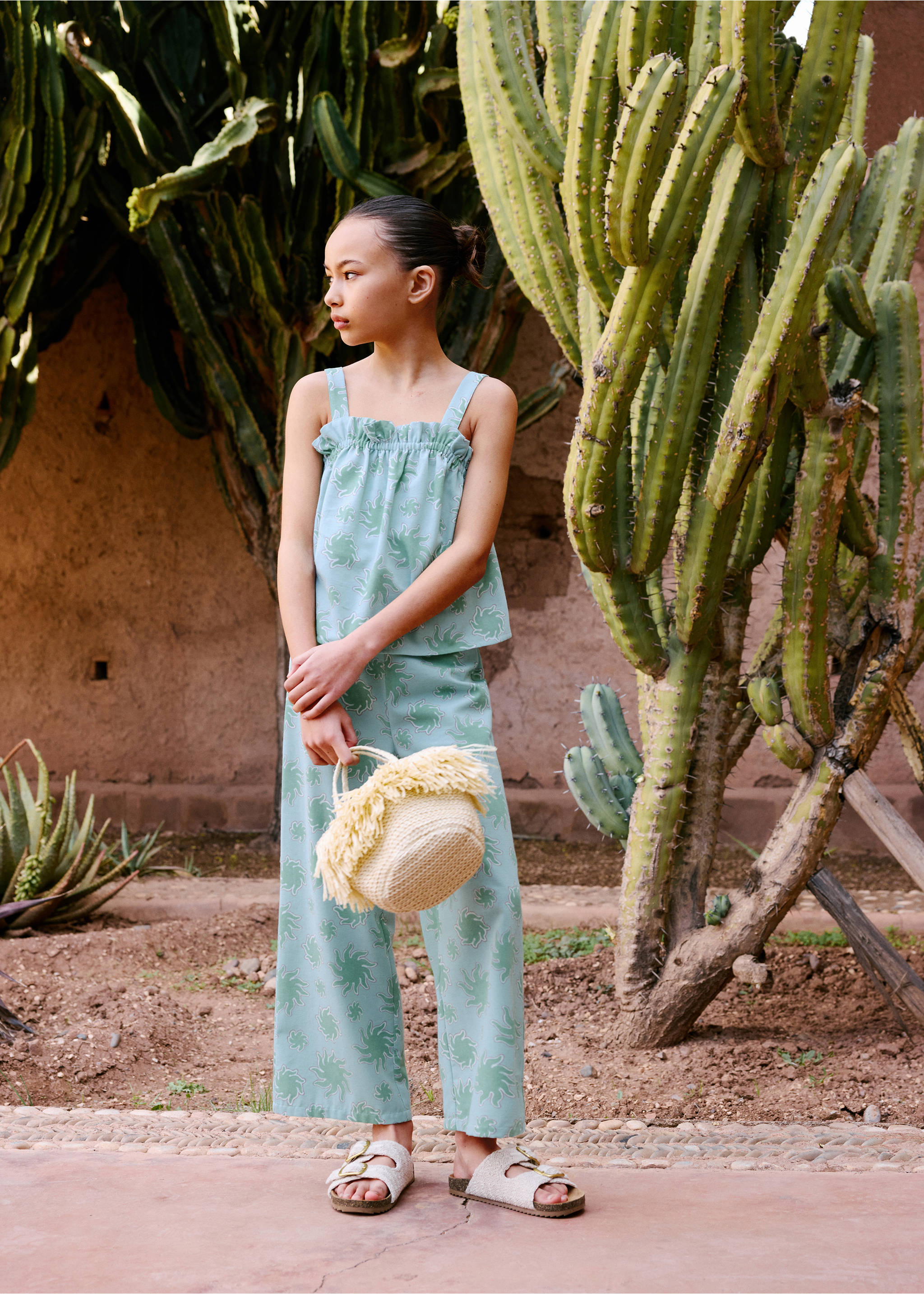 Printed straight trousers - Details of the article 2, Pastel Green. Ref: 87017708-00.