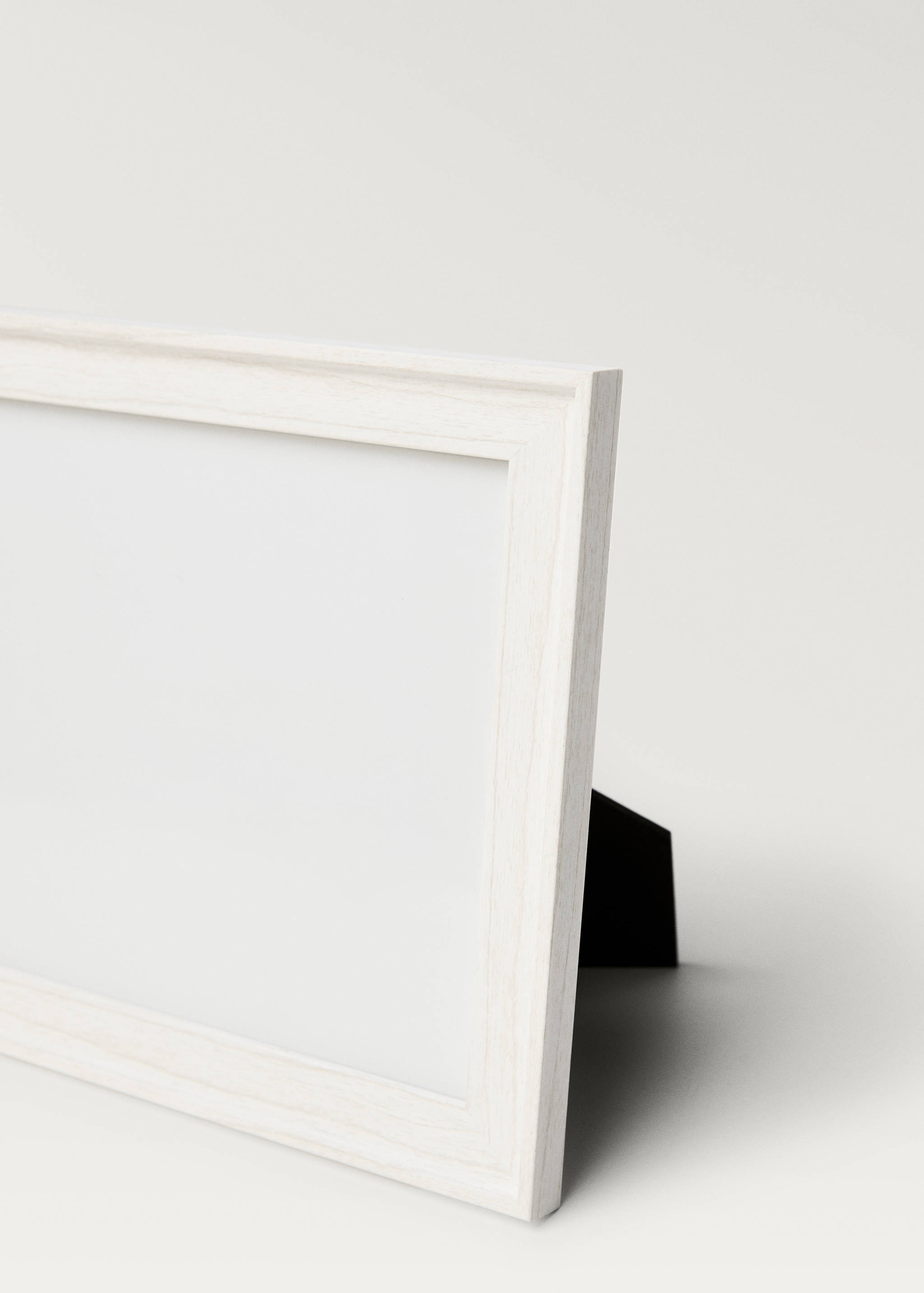 Medium wood-effect frame - Details of the article 2
