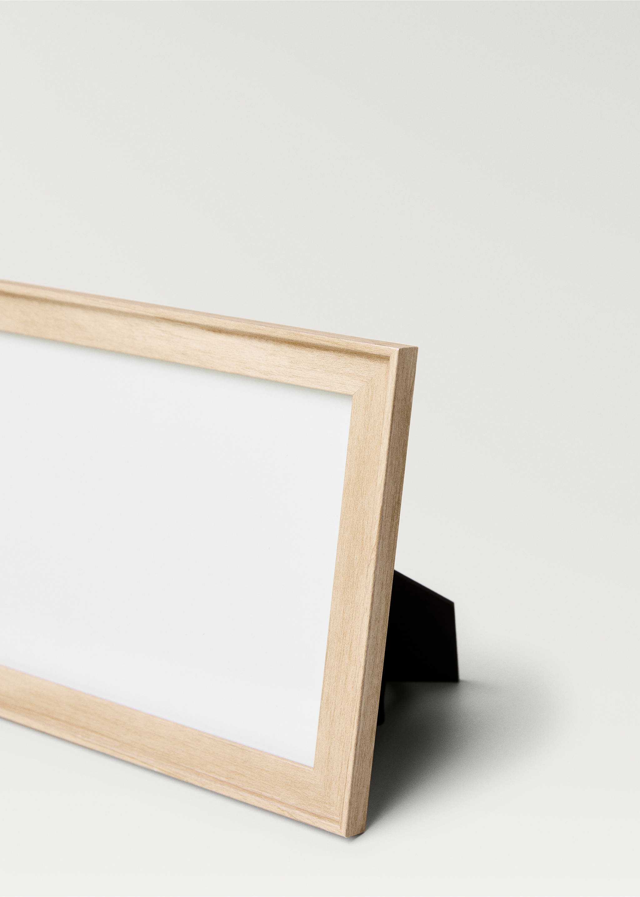 Medium wood-effect frame - Details of the article 2, Brown. Ref: 87017715-00.