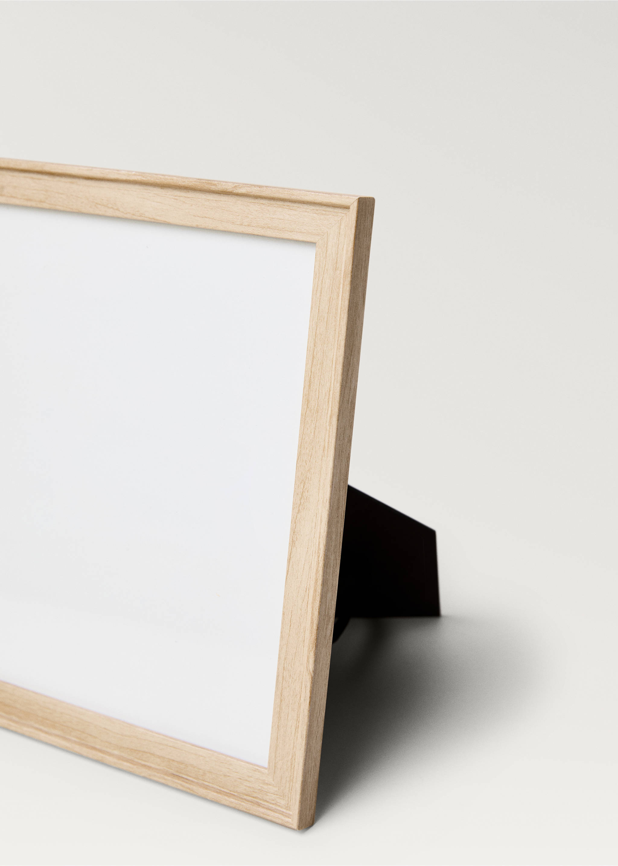 Large wood-effect frame - Details of the article 2, Brown. Ref: 87017716-00.