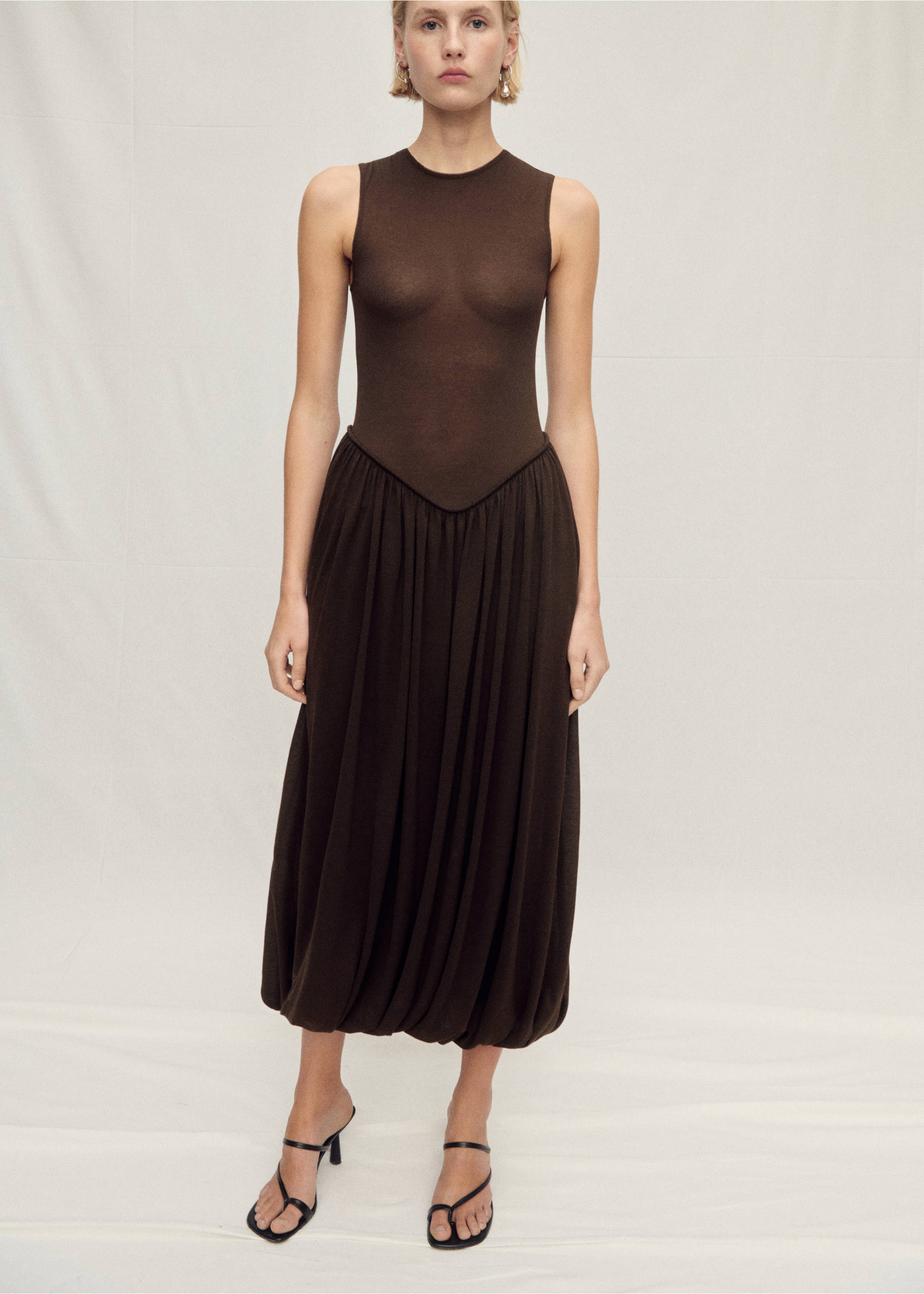 Heeled leather sandals with straps - Details of the article 9, Black. Ref: 87017717-00.