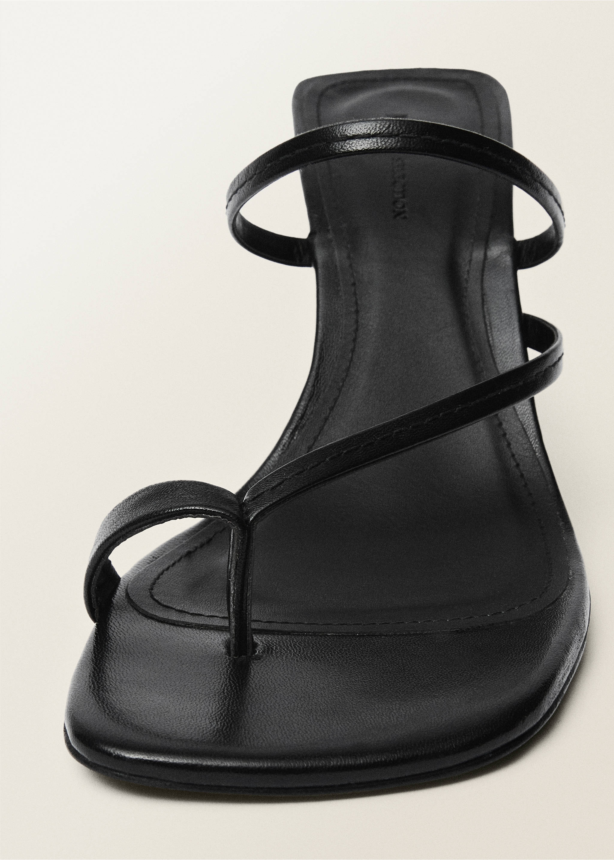 Heeled leather sandals with straps - Details of the article 2, Black. Ref: 87017717-00.