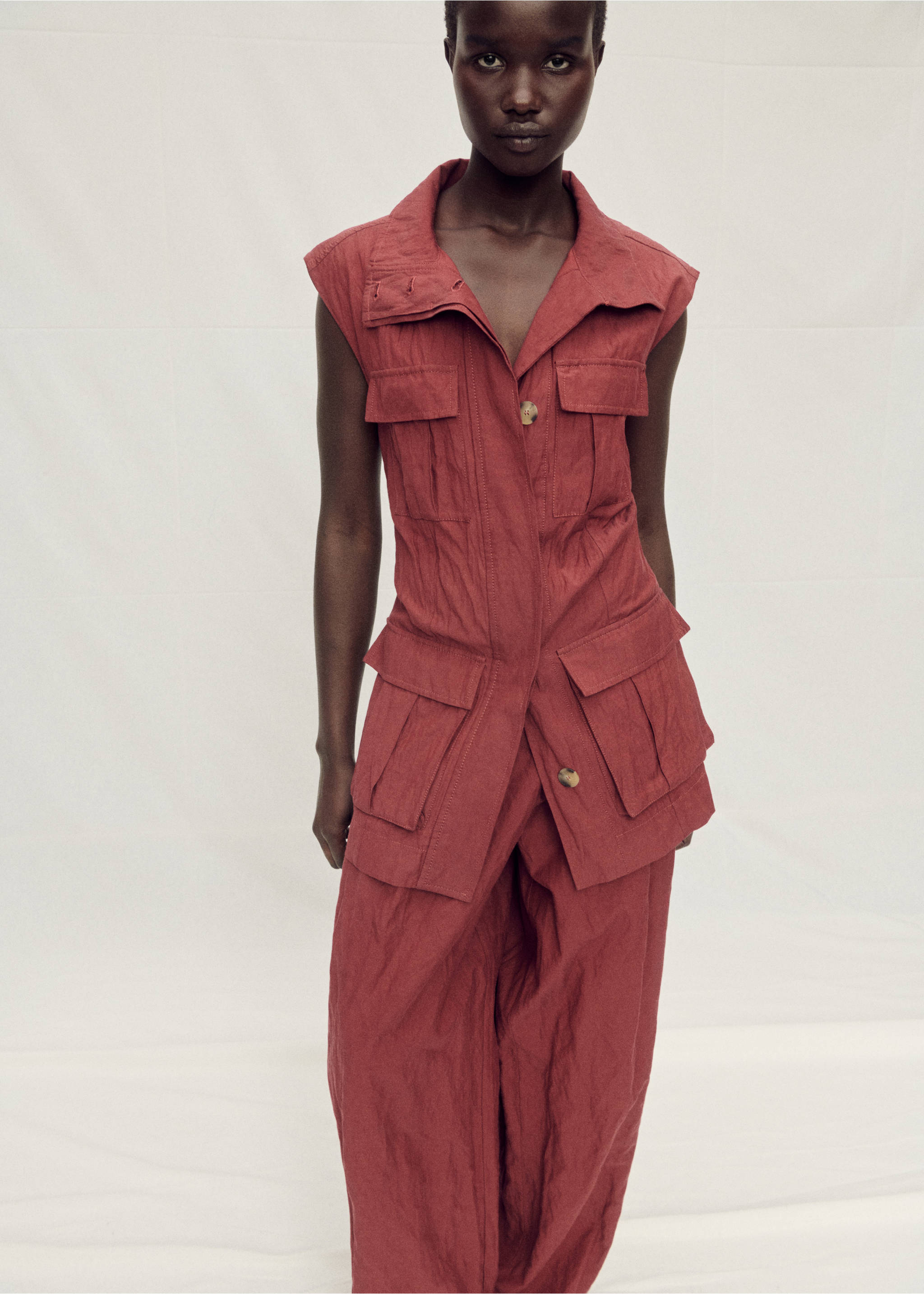 Wideleg-Anzughose mit Knitter-Effekt - Detail des Artikels 1, Weinrot. Ref: 87017718-00.